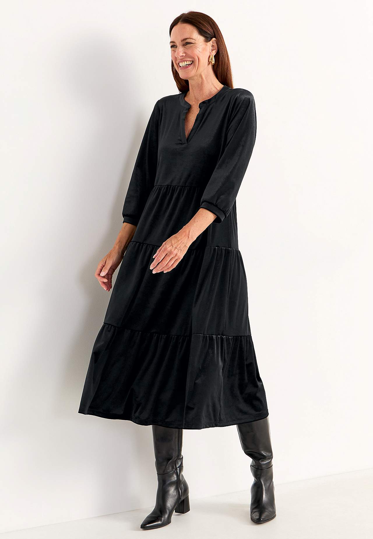 Velvet dress with frill