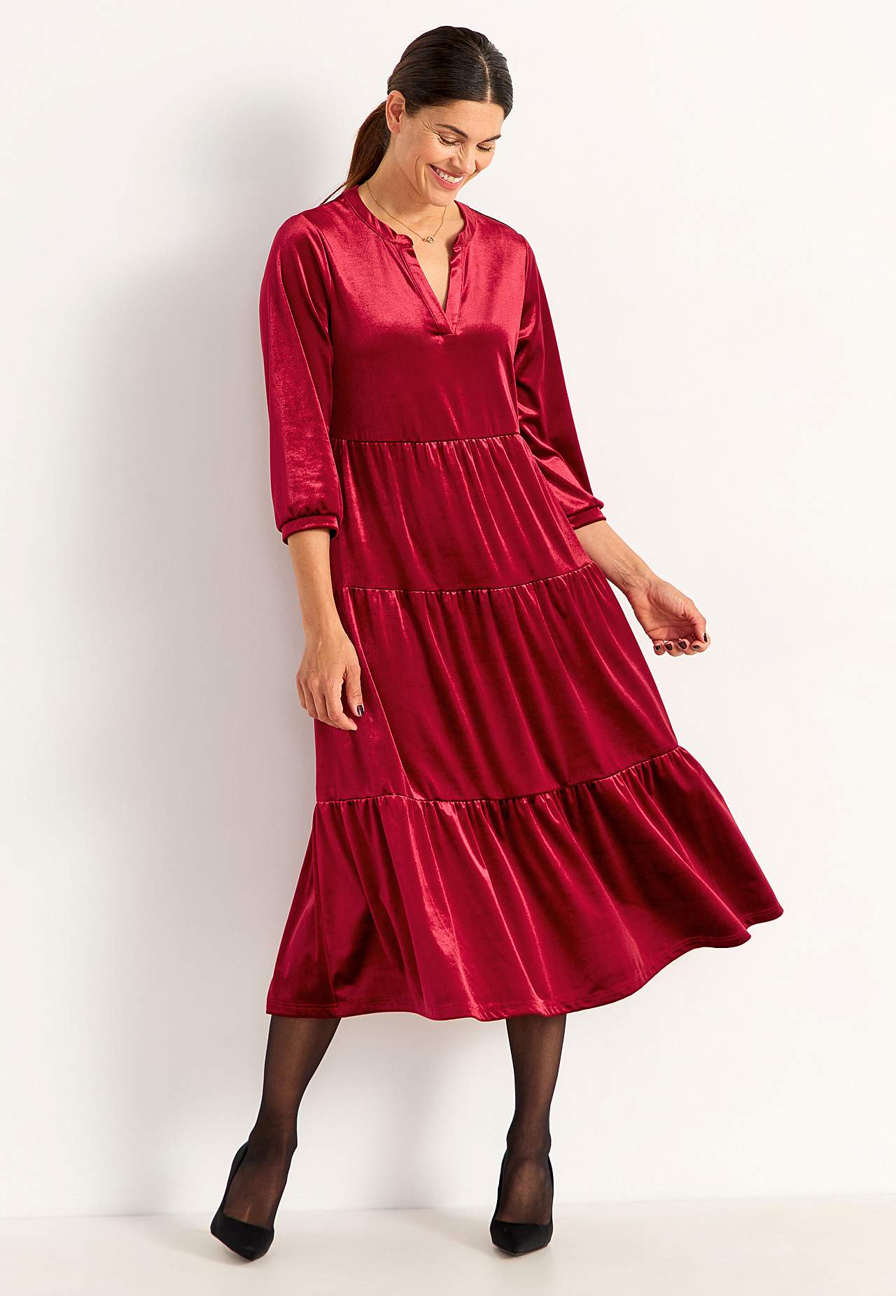 Velvet dress with frill