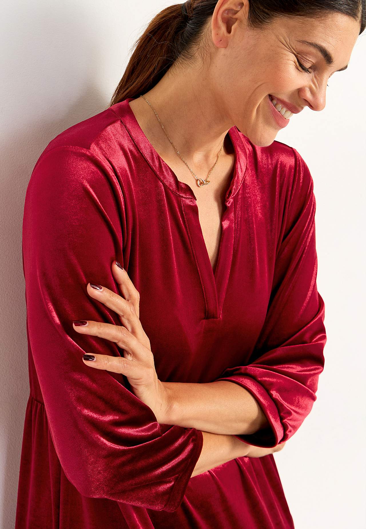 Velvet dress with frill