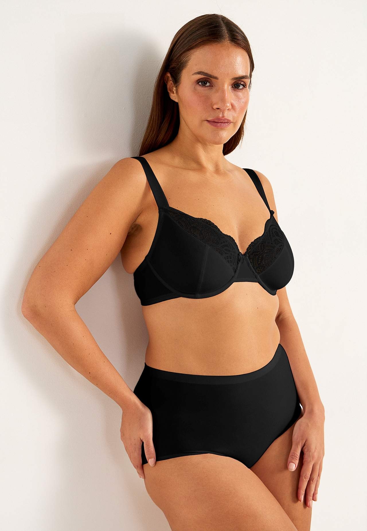Underwired lace bra