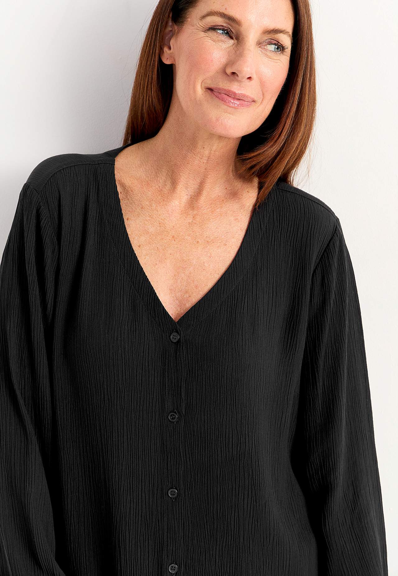 Blouse with crêpe quality
