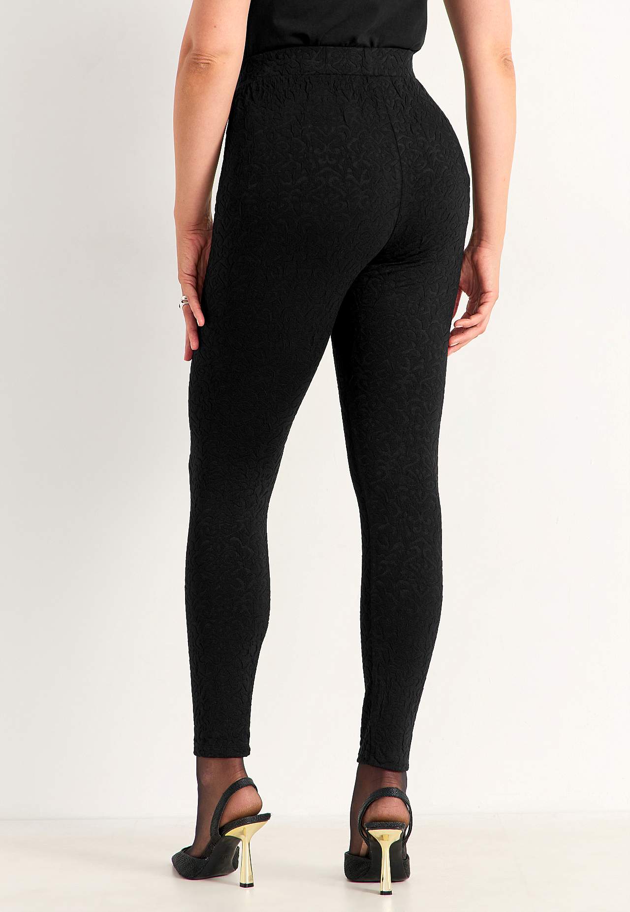 Leggings with structural pattern