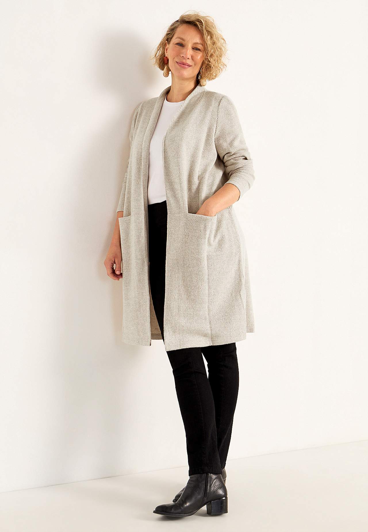 Super soft cardigan with pockets