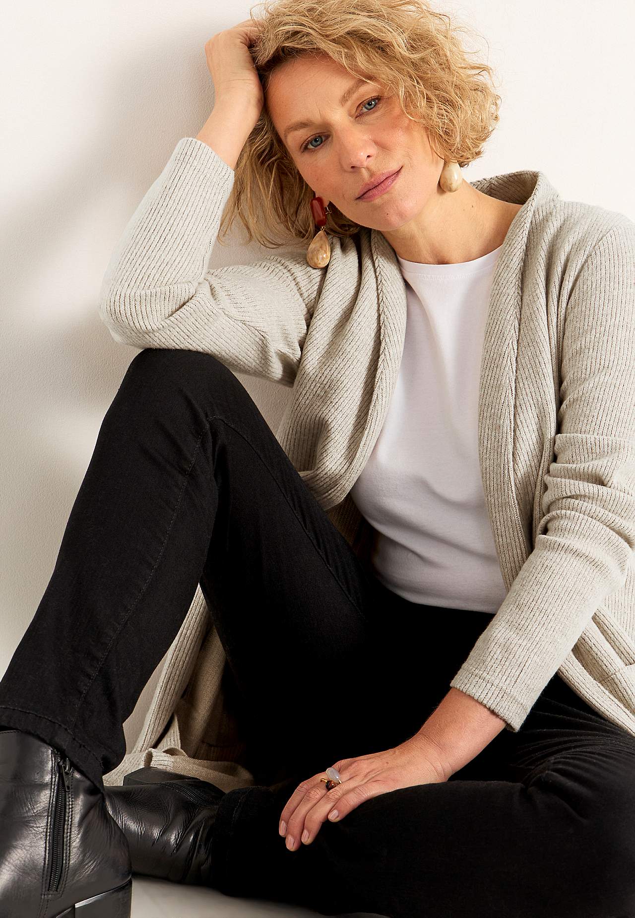 Super soft cardigan with pockets