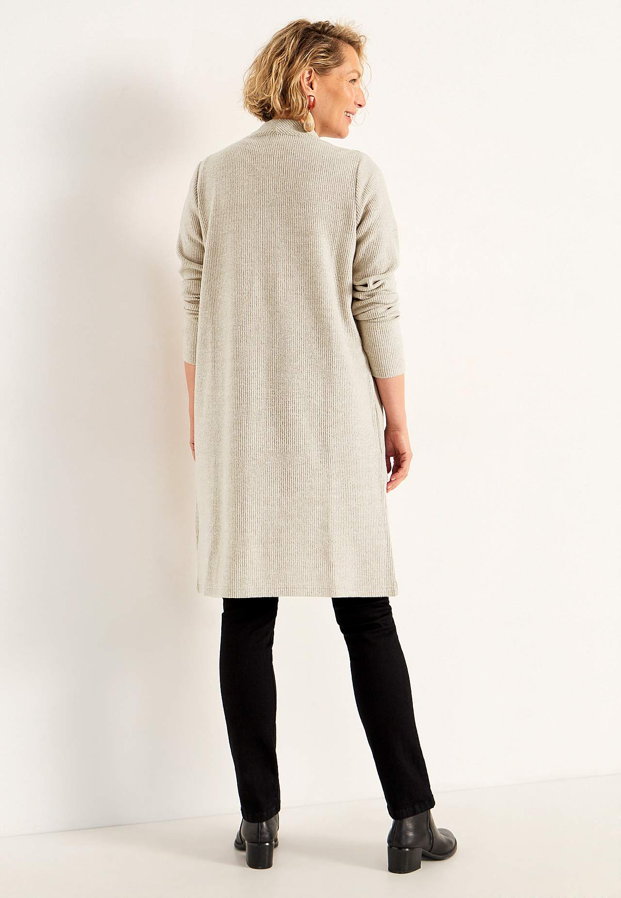 Super soft cardigan with pockets