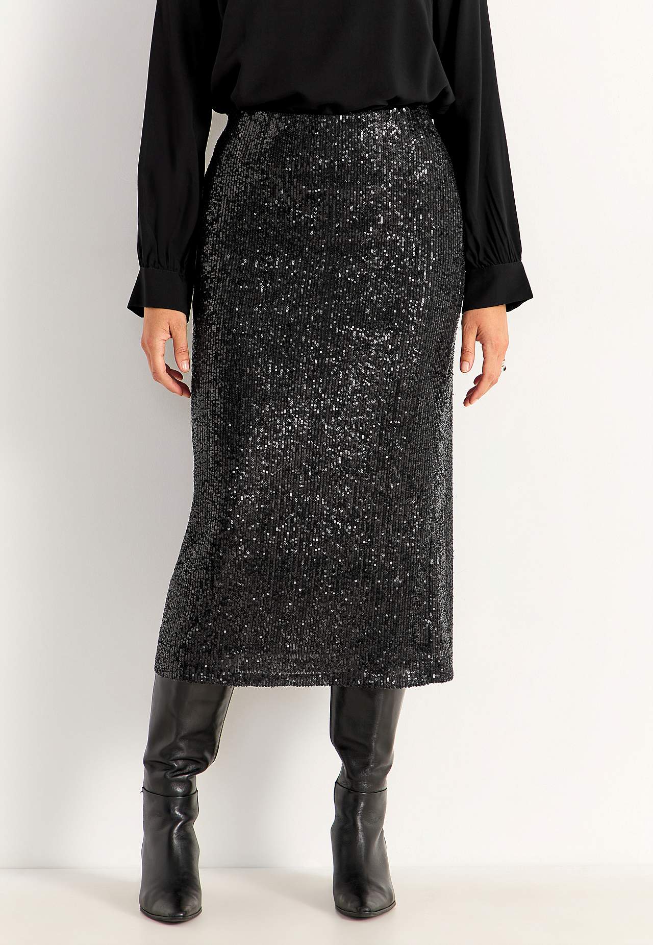 Luxurious sequin skirt