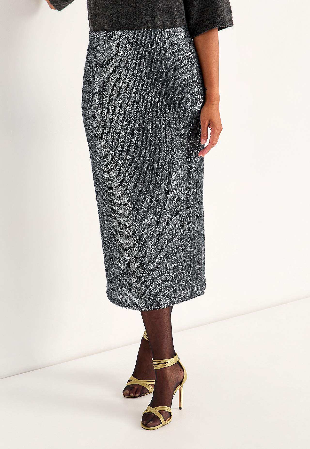 Luxurious sequin skirt