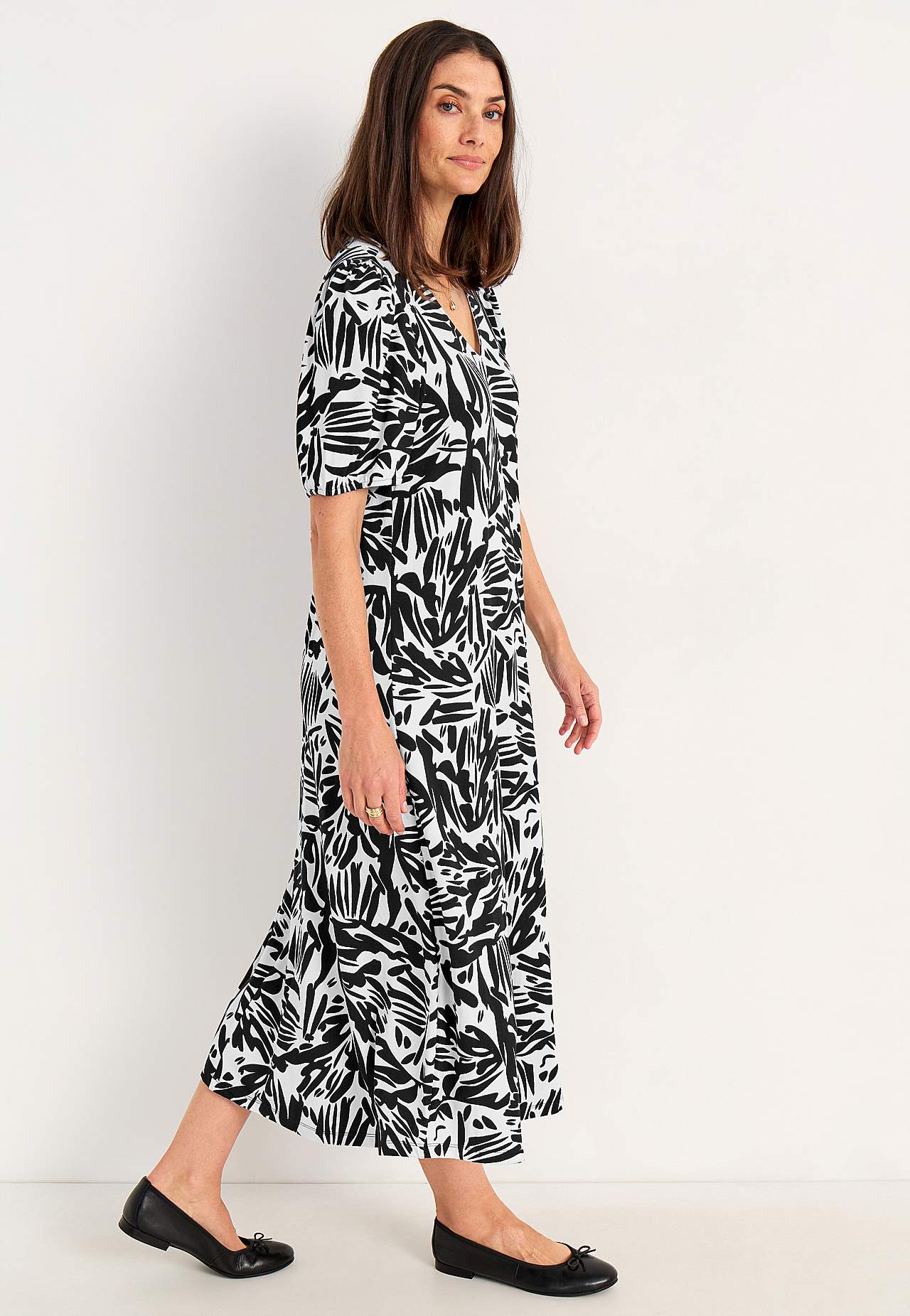 Jersey dress with puff sleeves
