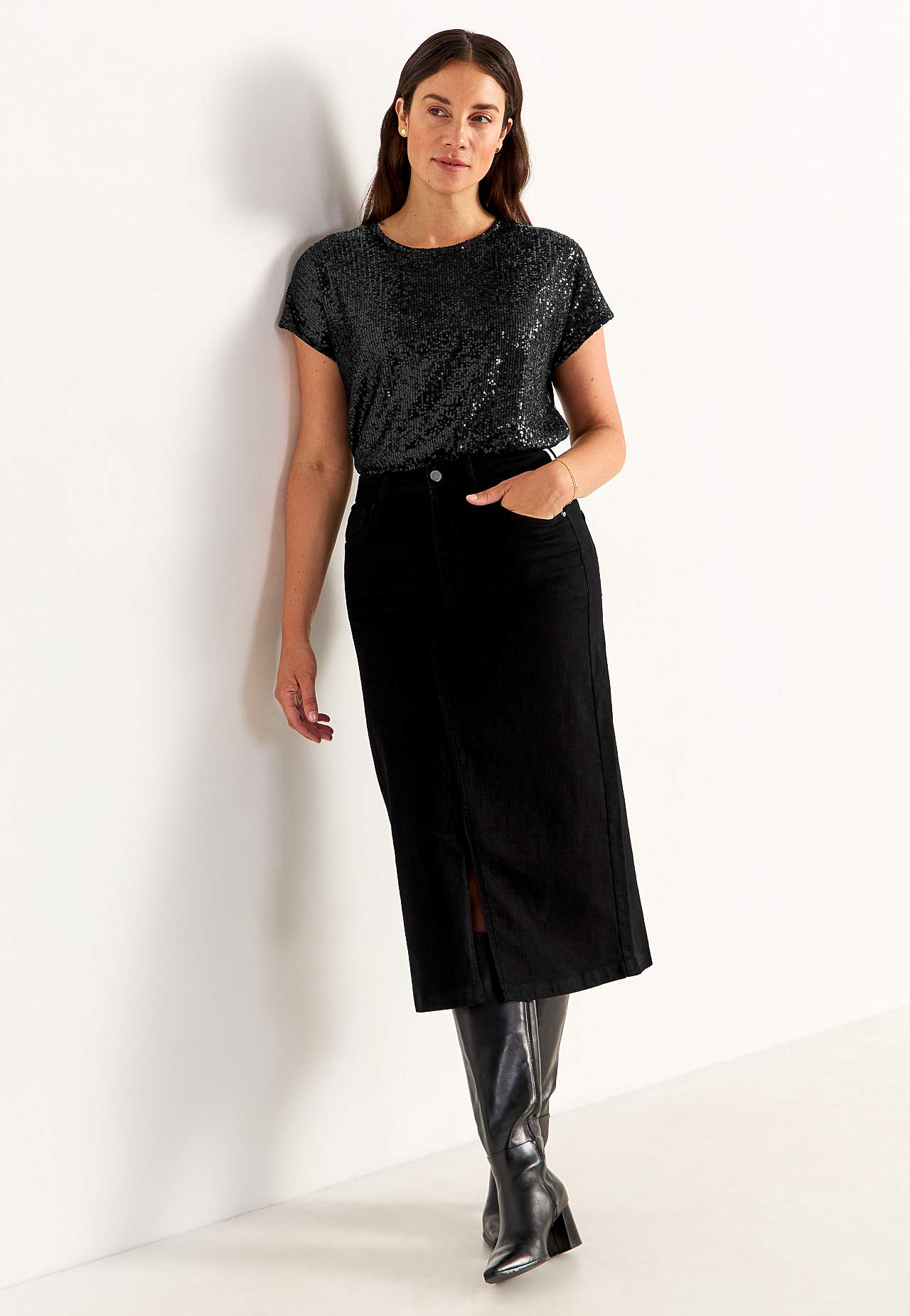 Luxurious sequin top