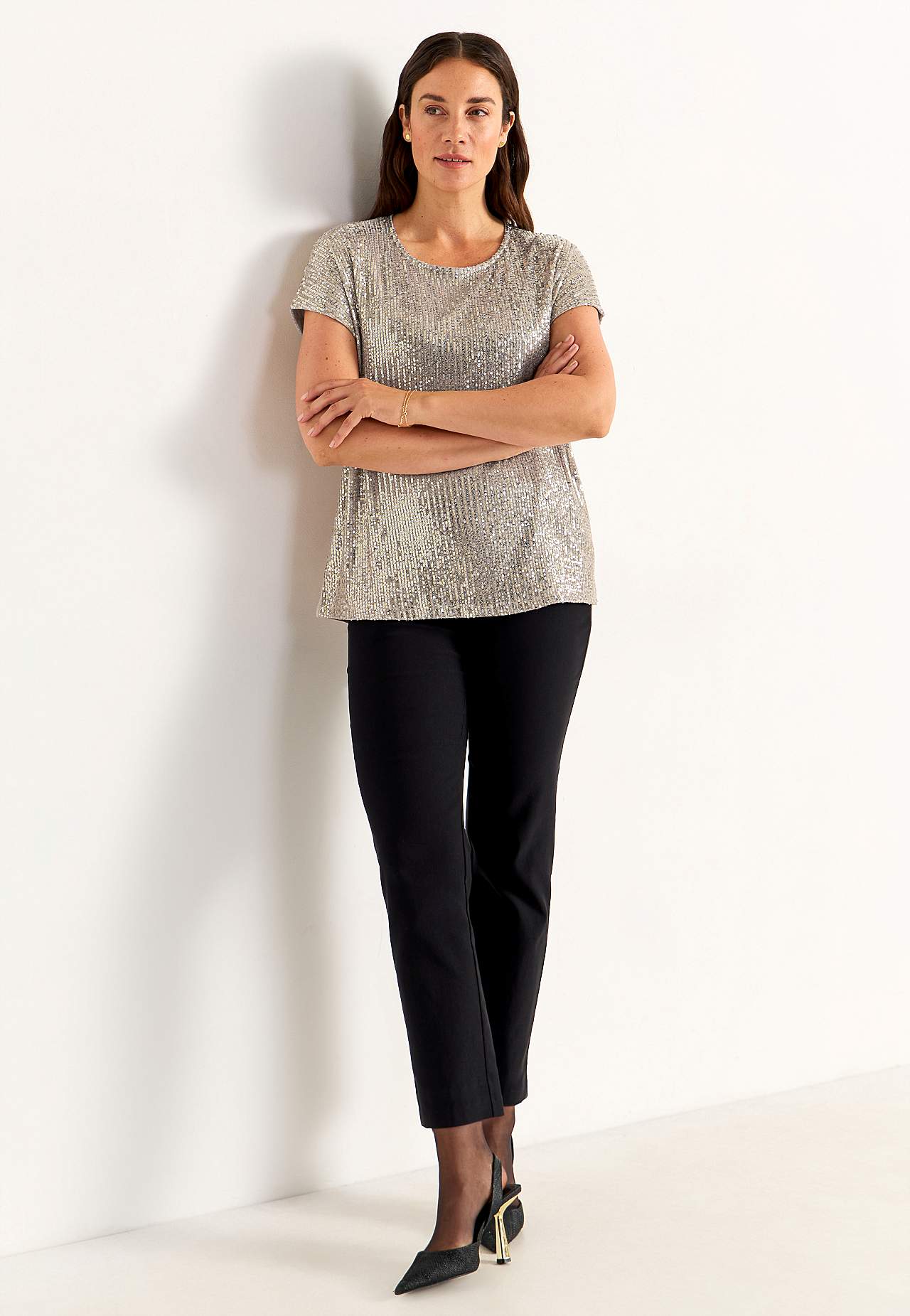 Luxurious sequin top