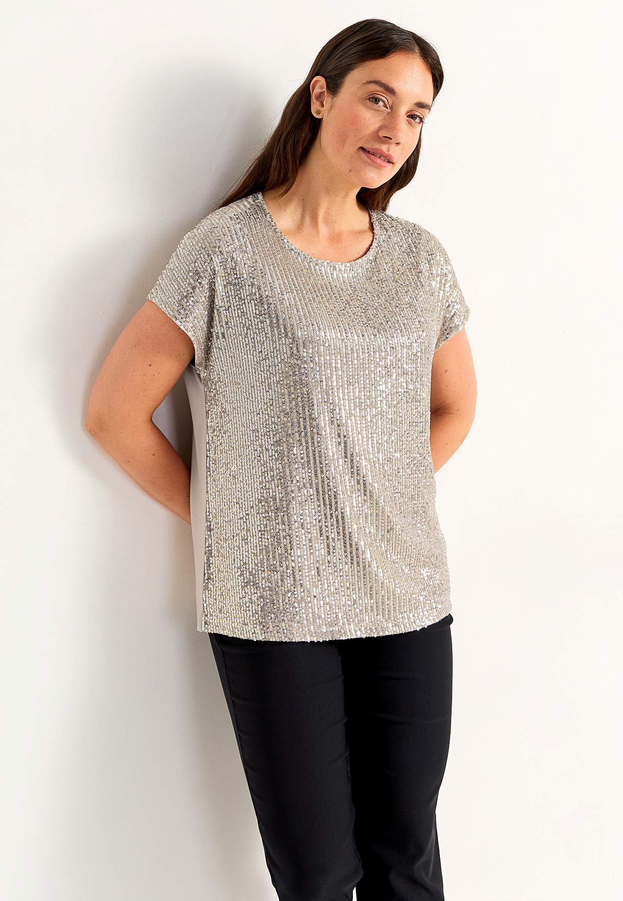 Luxurious sequin top