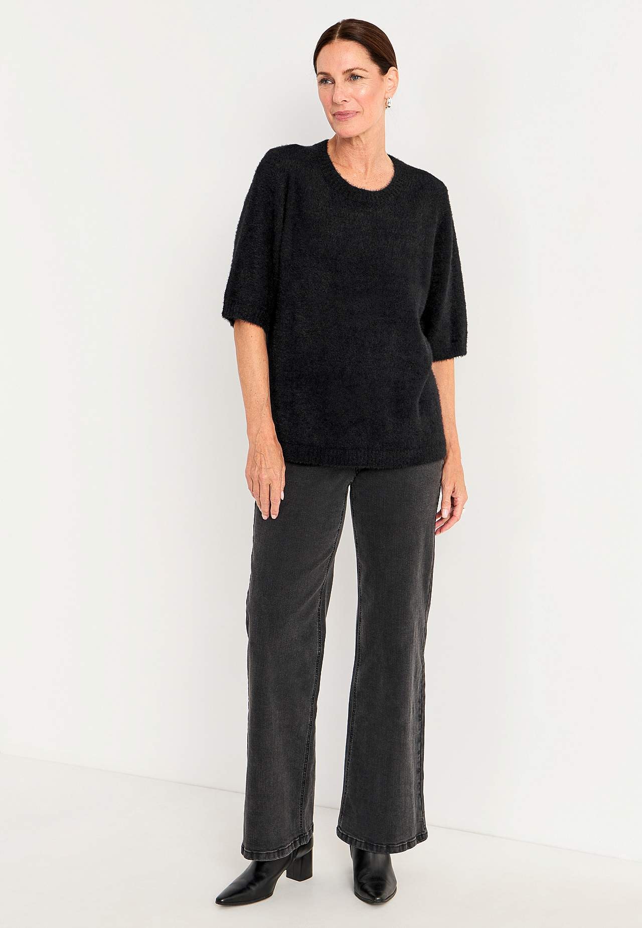 Short-sleeved knit jumper
