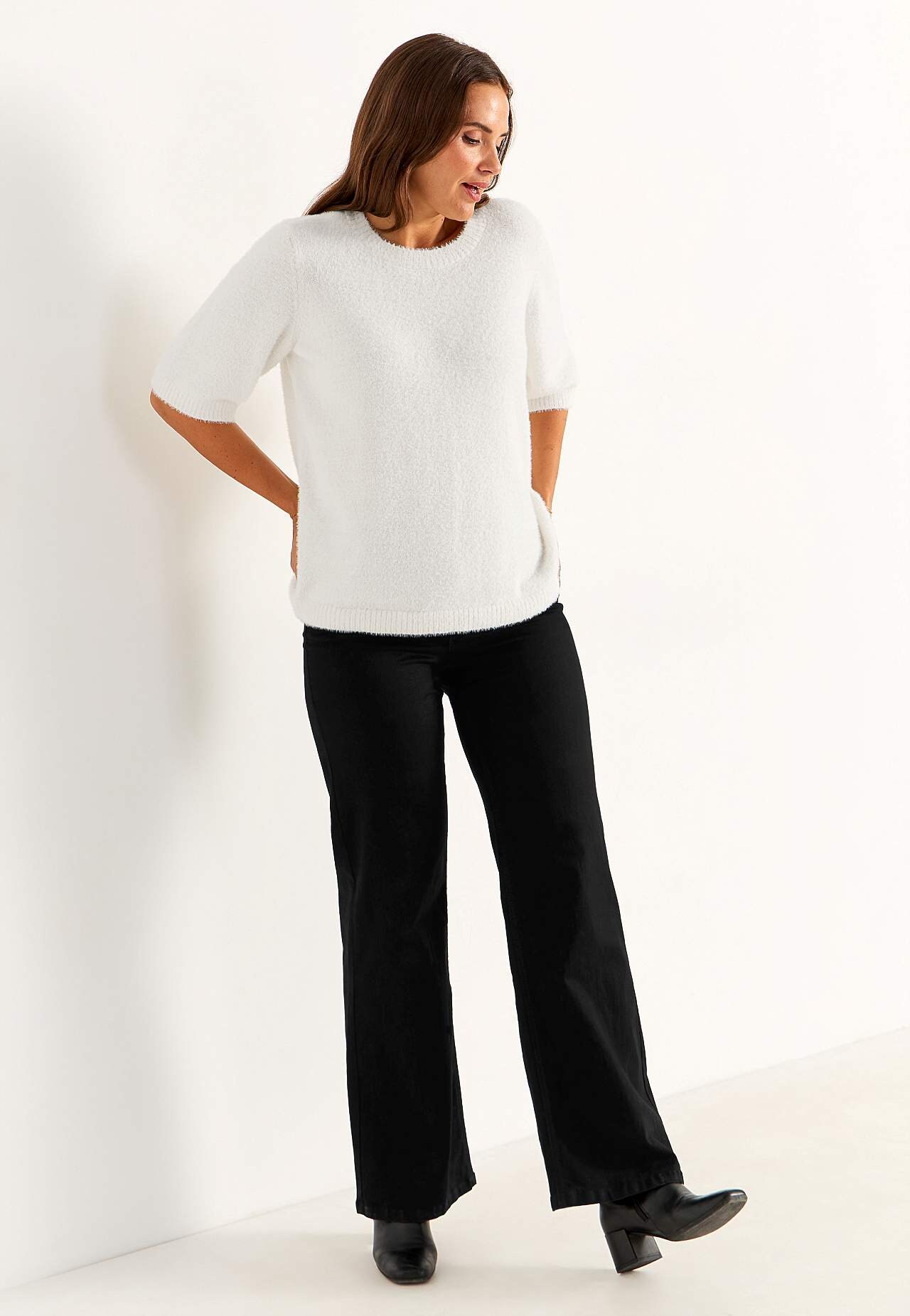 Short-sleeved knit jumper