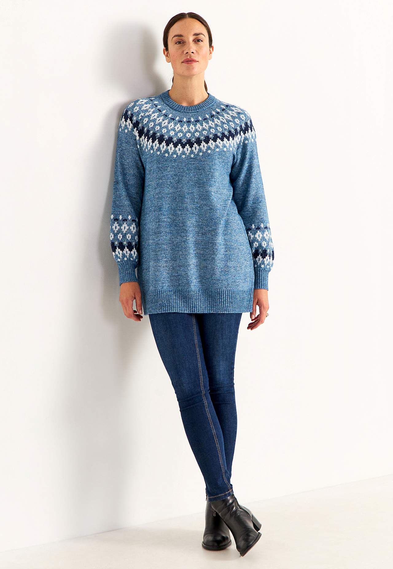 Knitted, jacquard patterned sweater