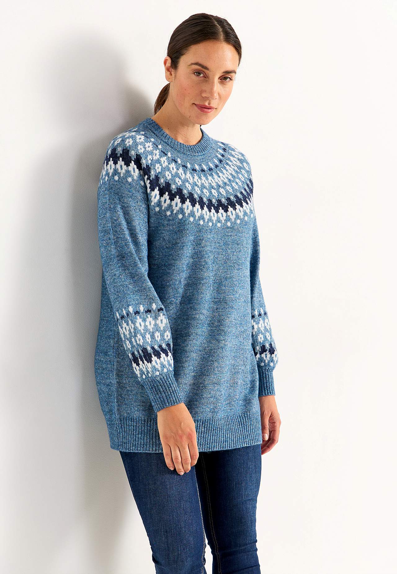 Knitted, jacquard patterned sweater