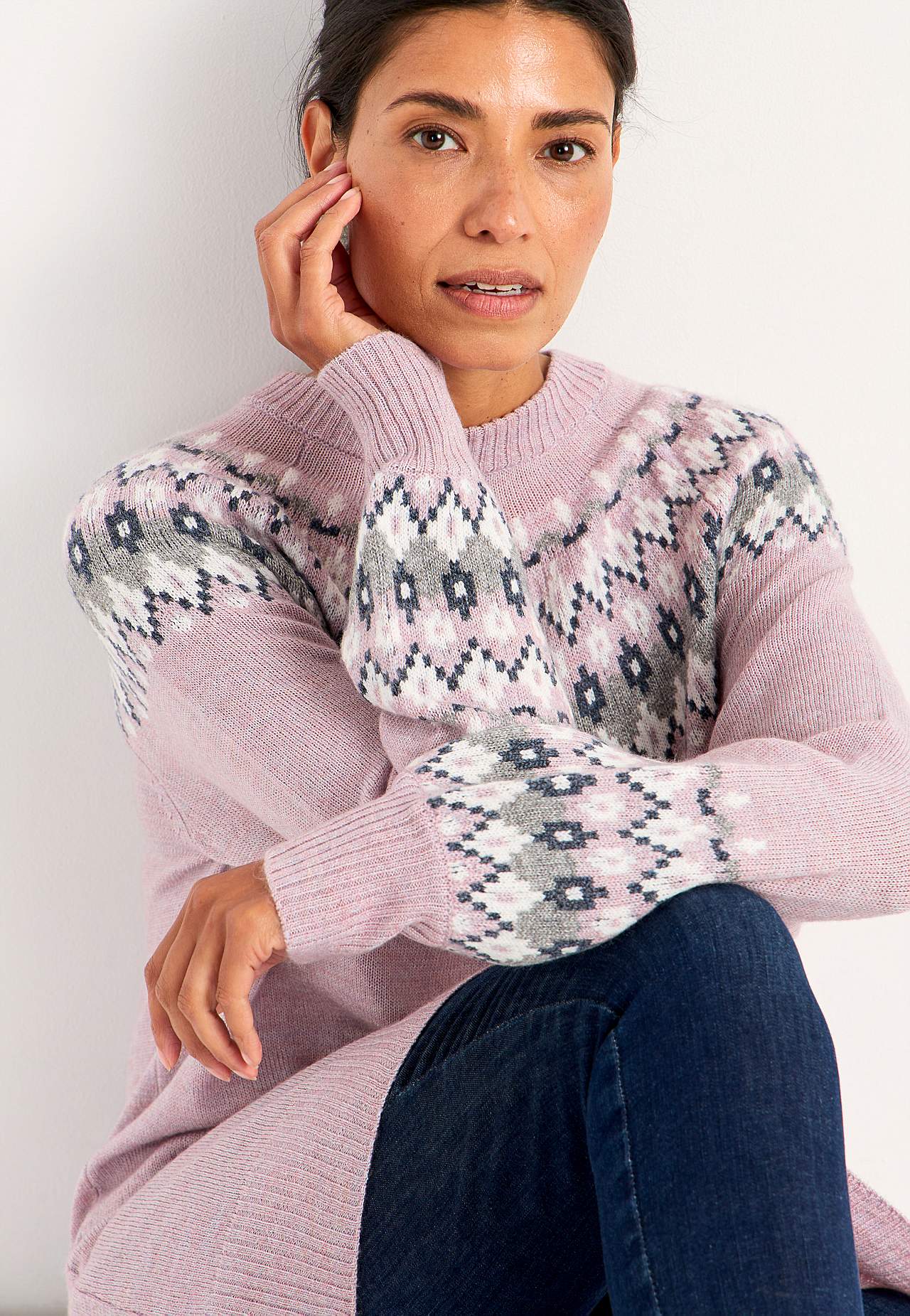 Knitted, jacquard patterned sweater