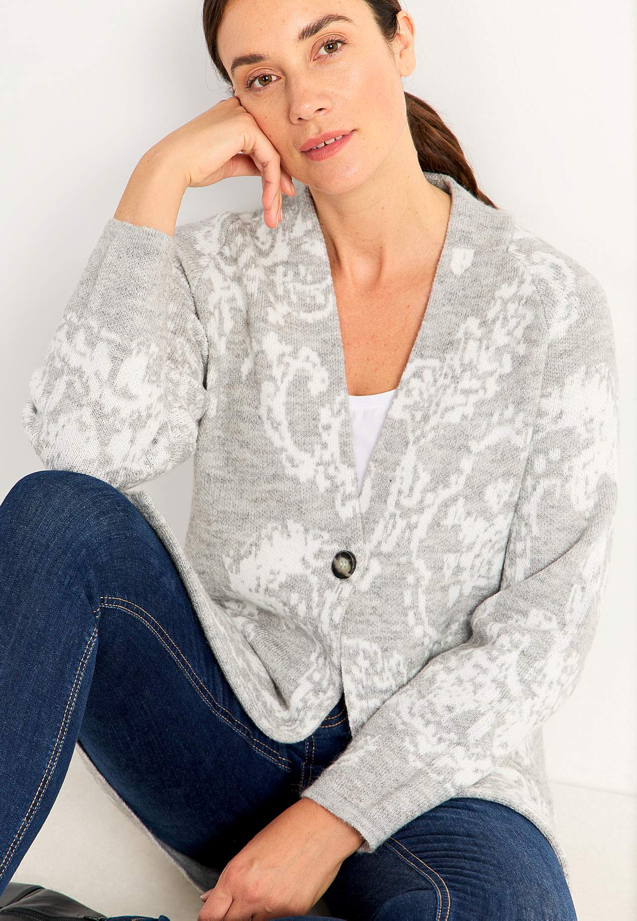 Jacquard-knit cardigan