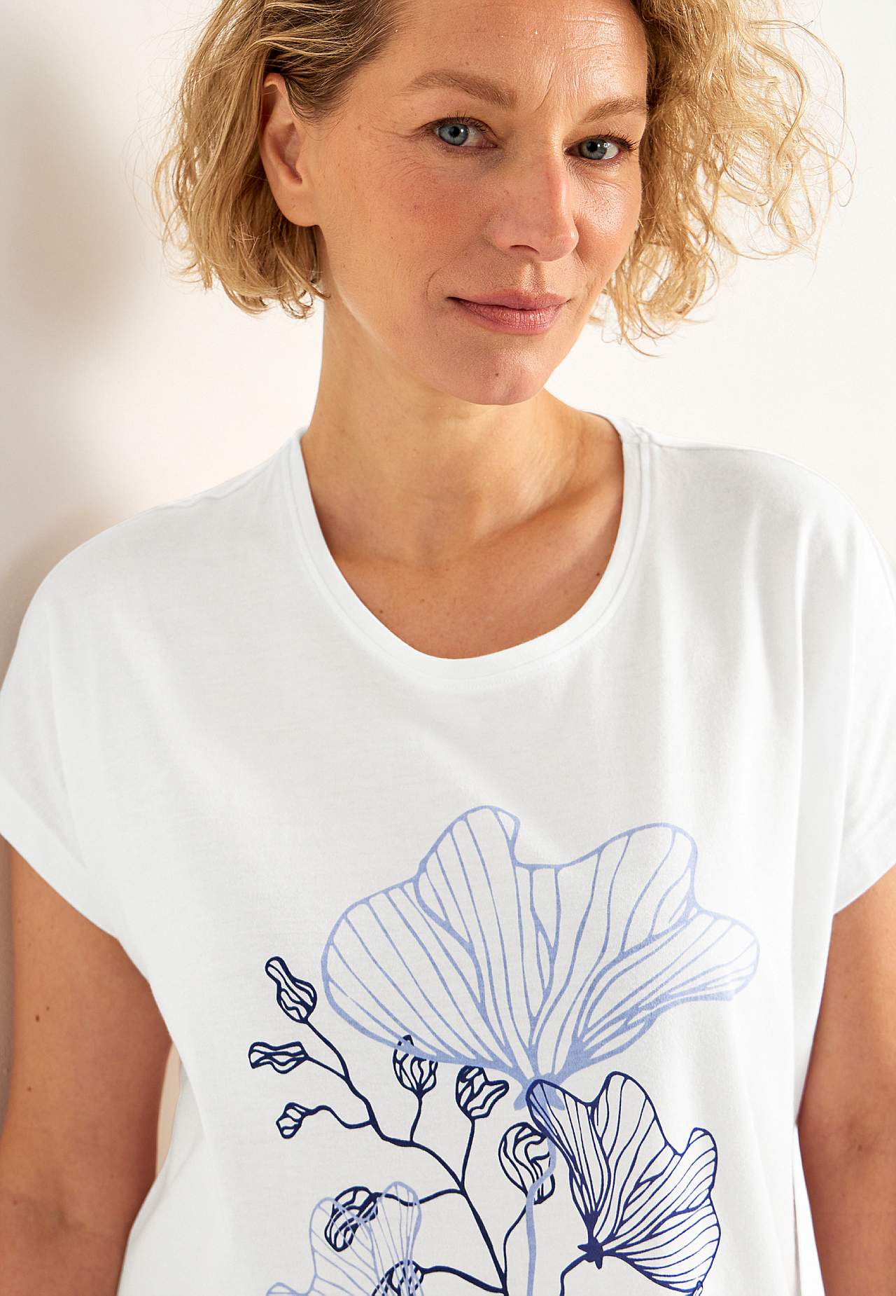 Short-sleeved nightdress