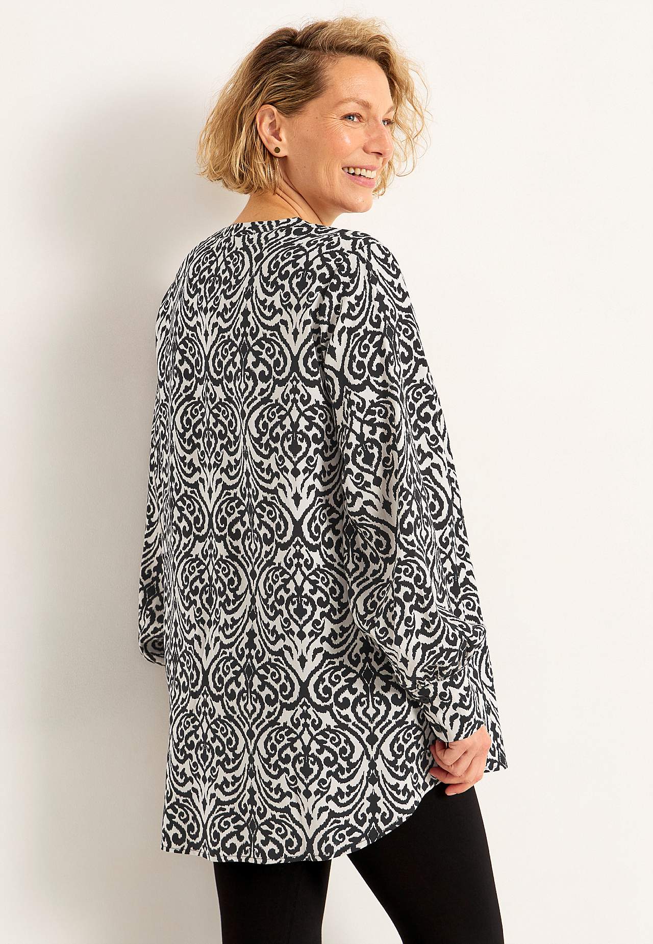 Woven tunic with buttons