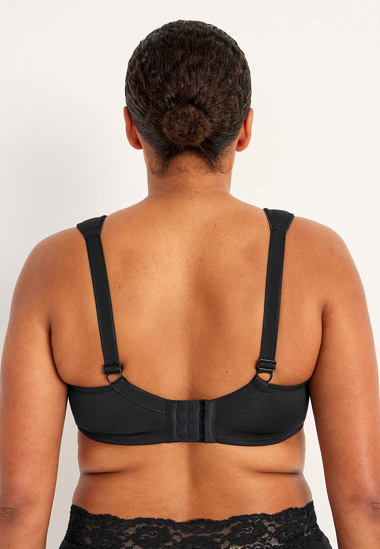 Underwired bra with lace
