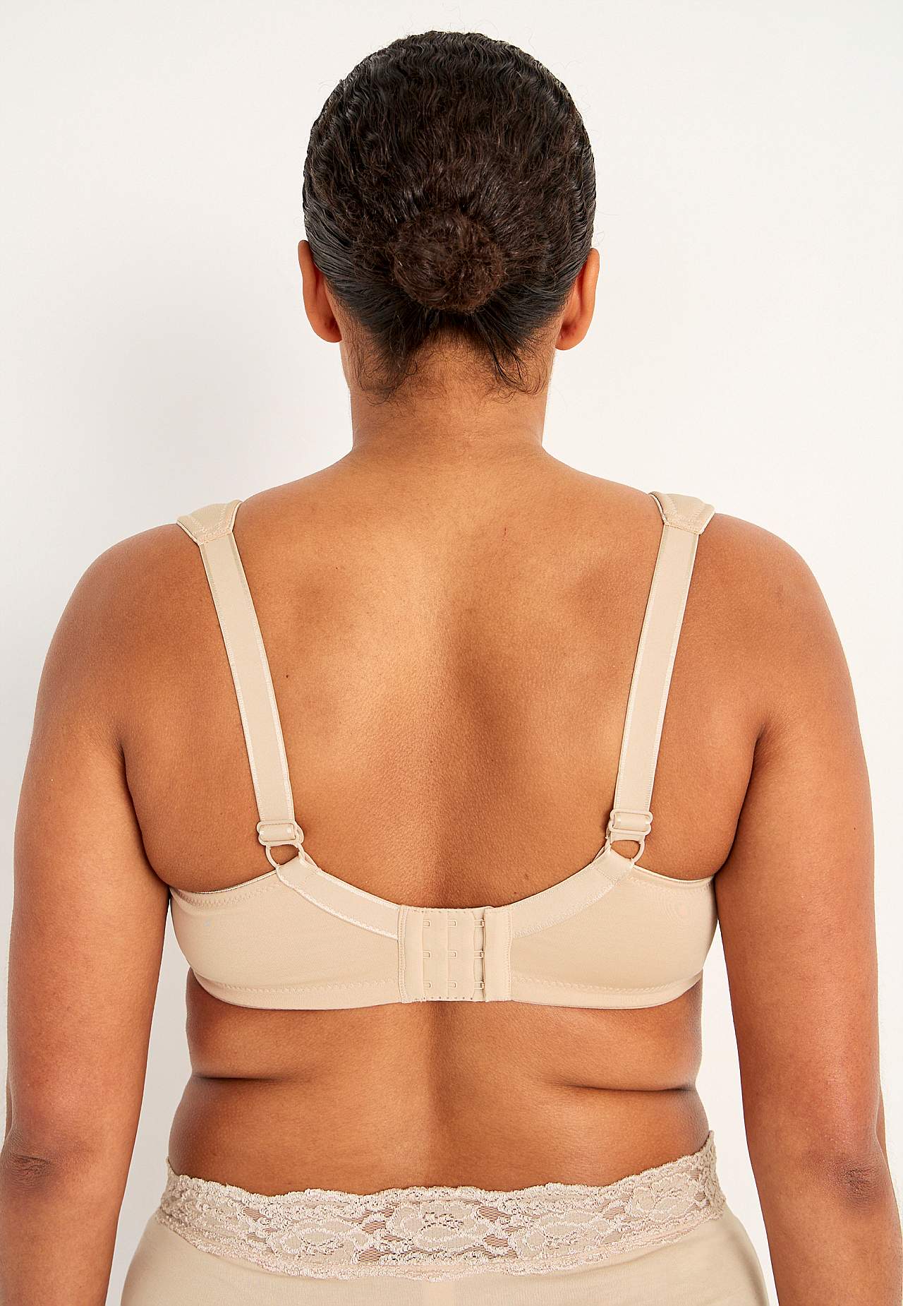 Underwired bra with lace