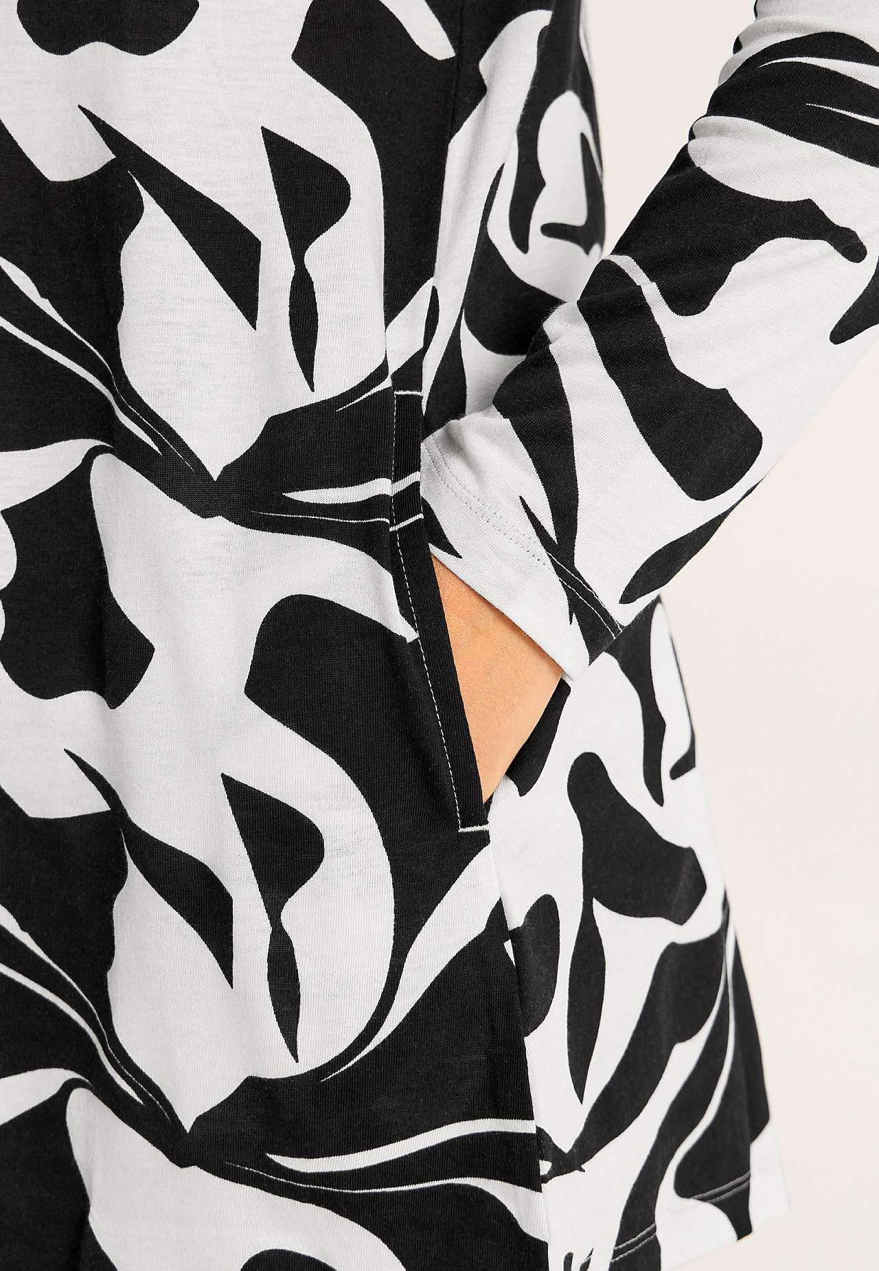 Patterned jersey tuniq with pockets
