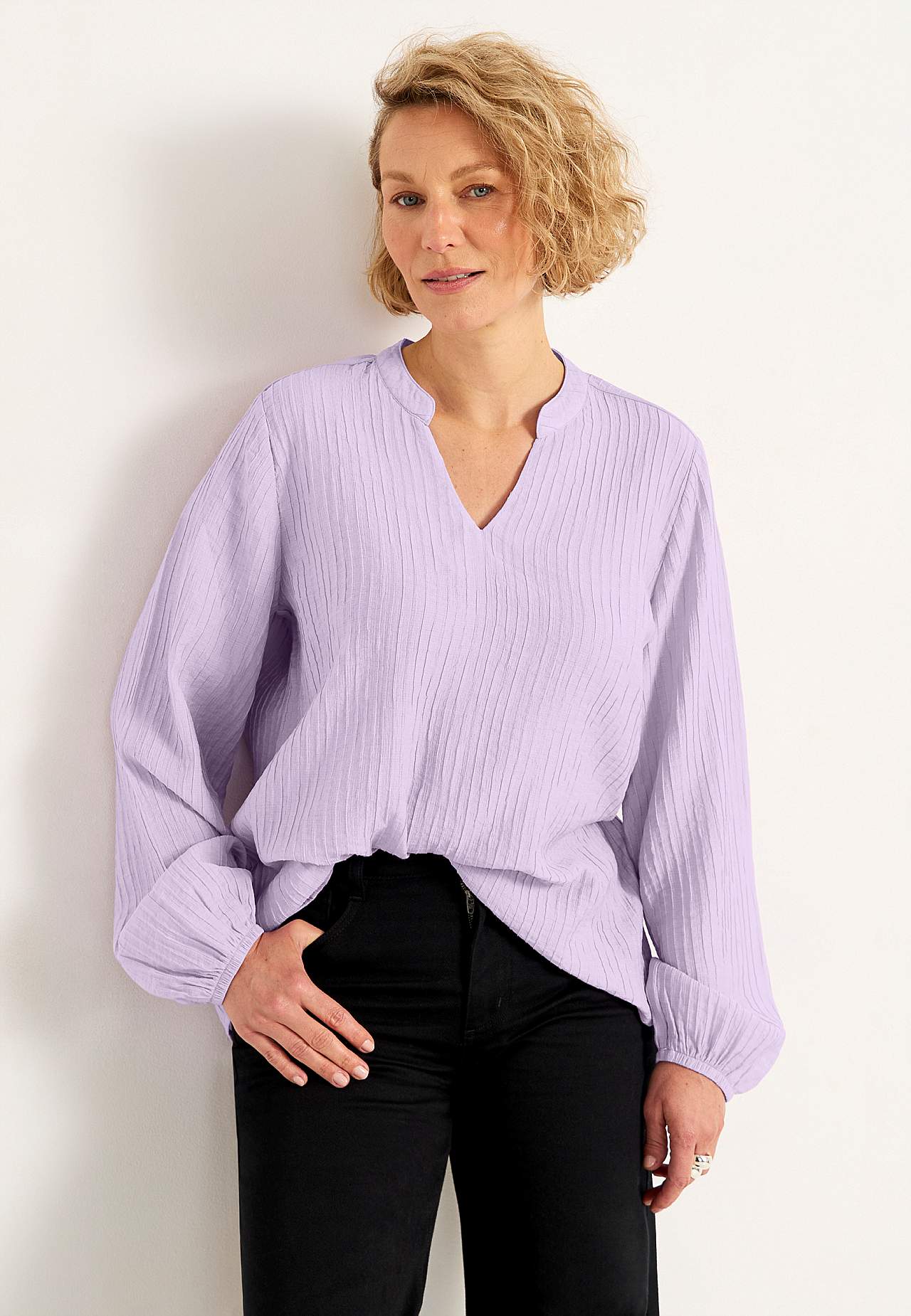 Woven blouse with structure