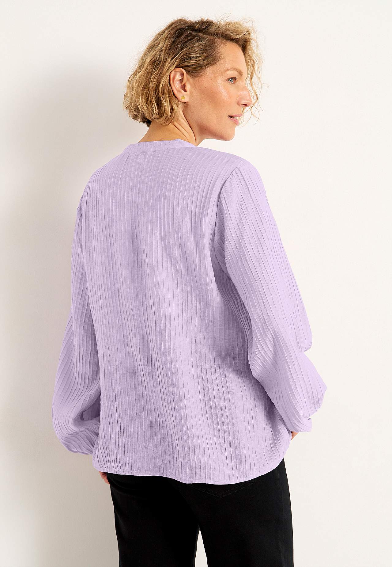 Woven blouse with structure