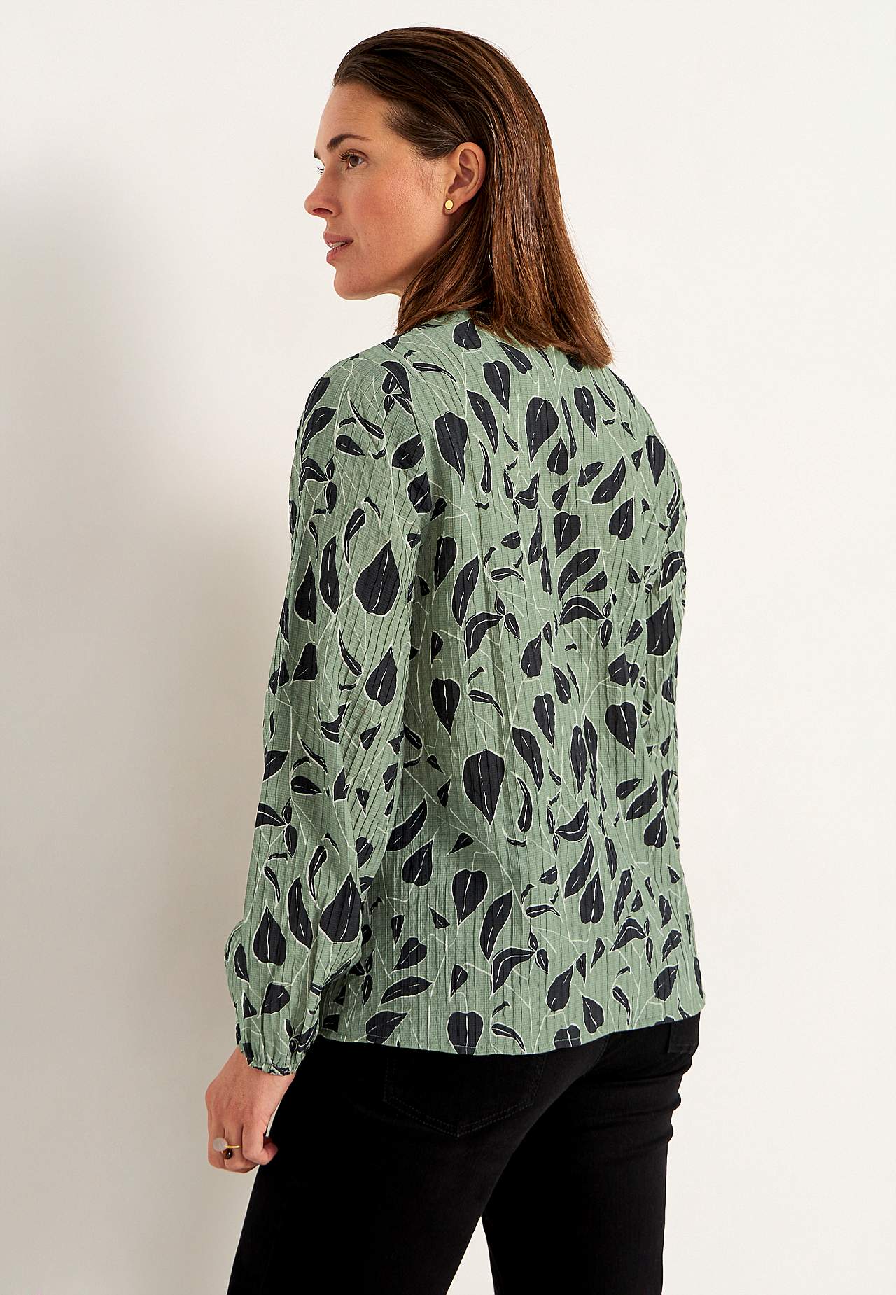 Woven blouse with structure