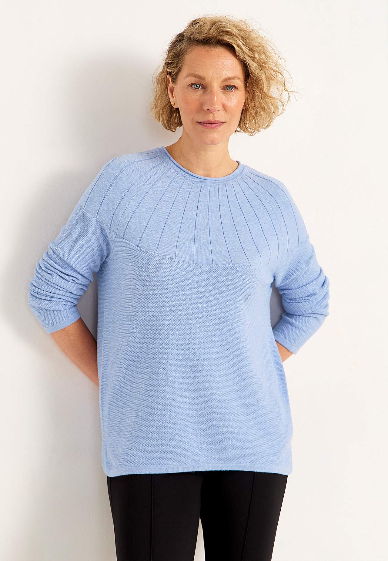 Fine-knitted sweater