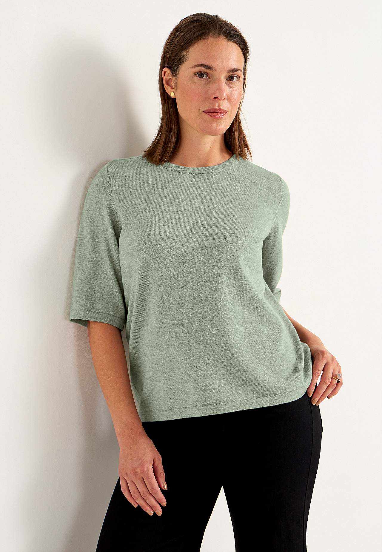 Short-sleeved fine knit jumper