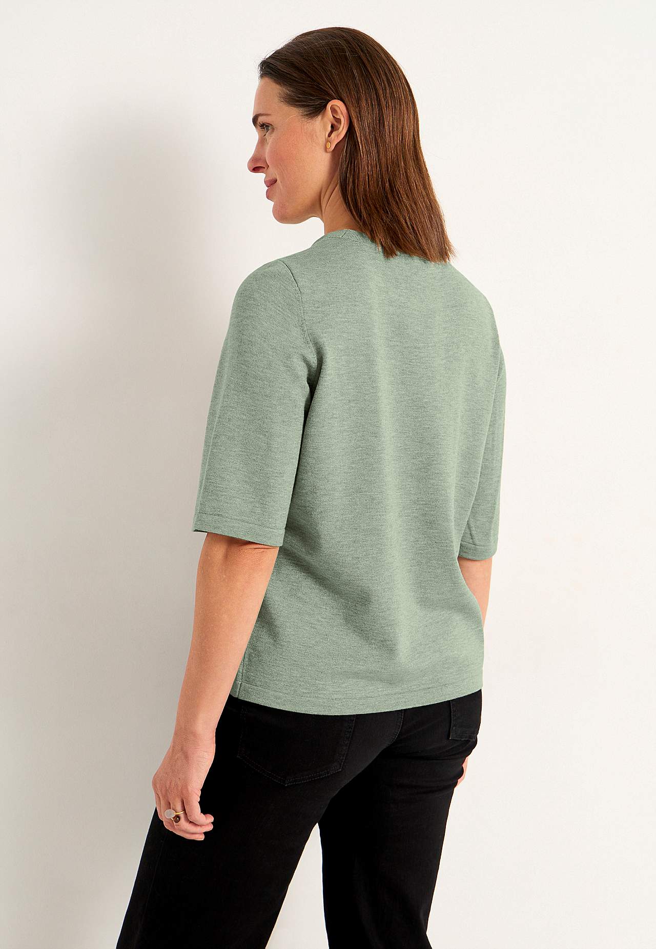 Short-sleeved fine knit jumper