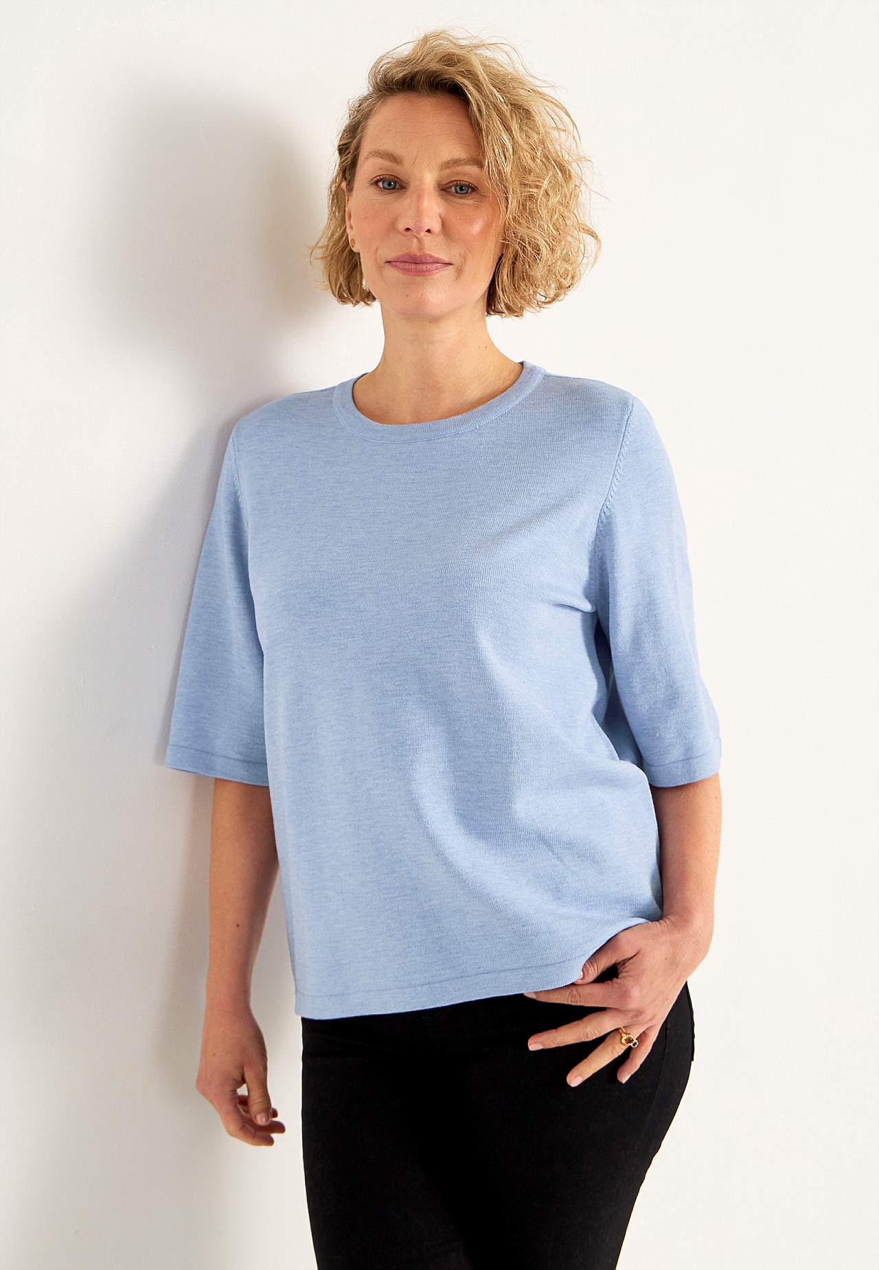 Short-sleeved fine knit jumper