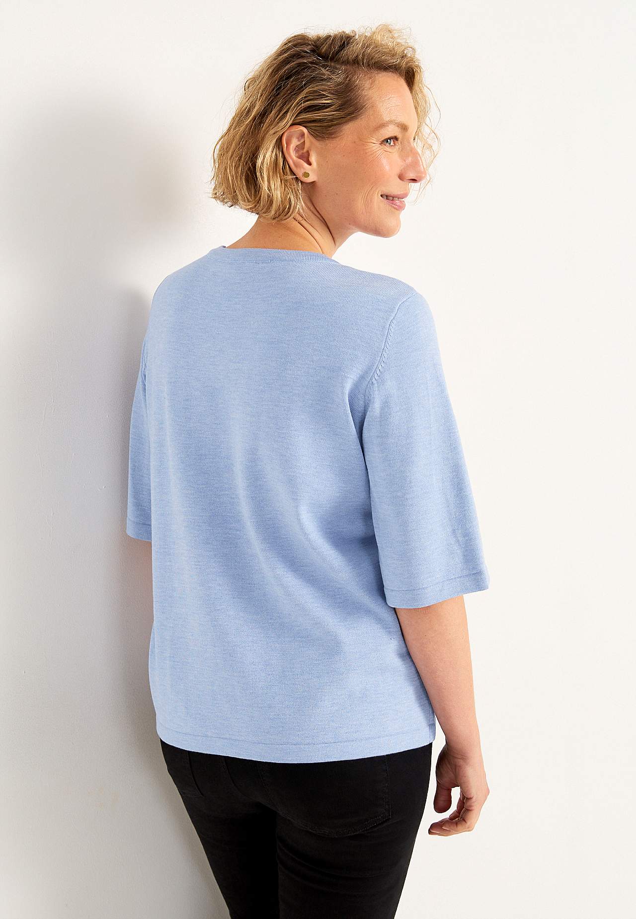 Short-sleeved fine knit jumper