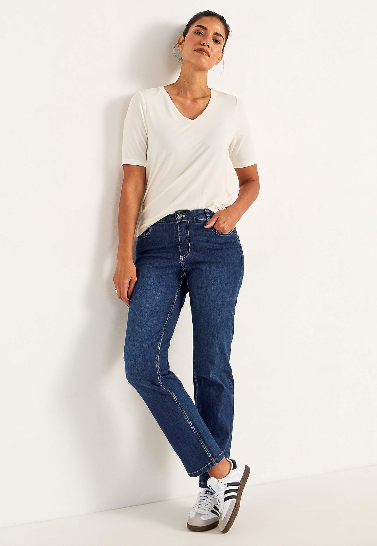 Comfortable stretch jeans with straight leg