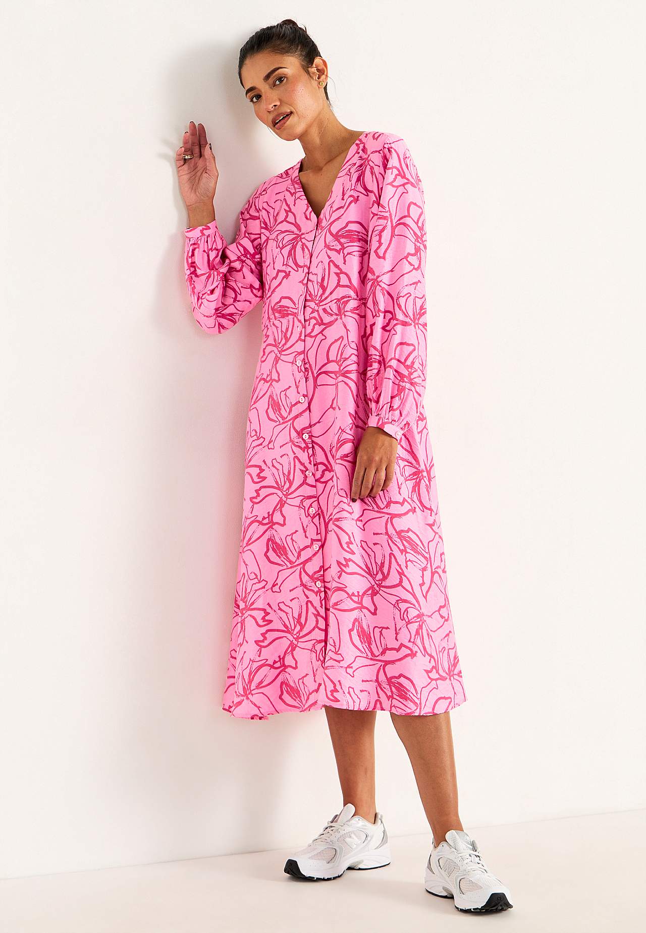 Woven dress with buttons