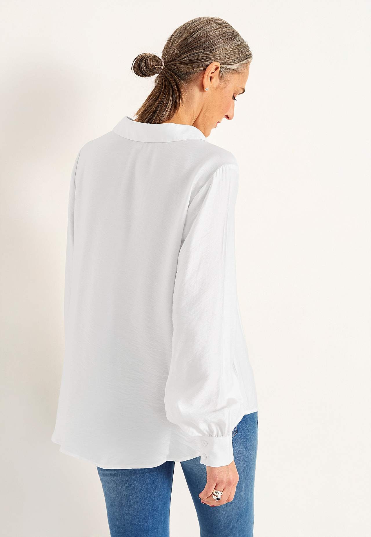 Woven blouse with wide sleeves