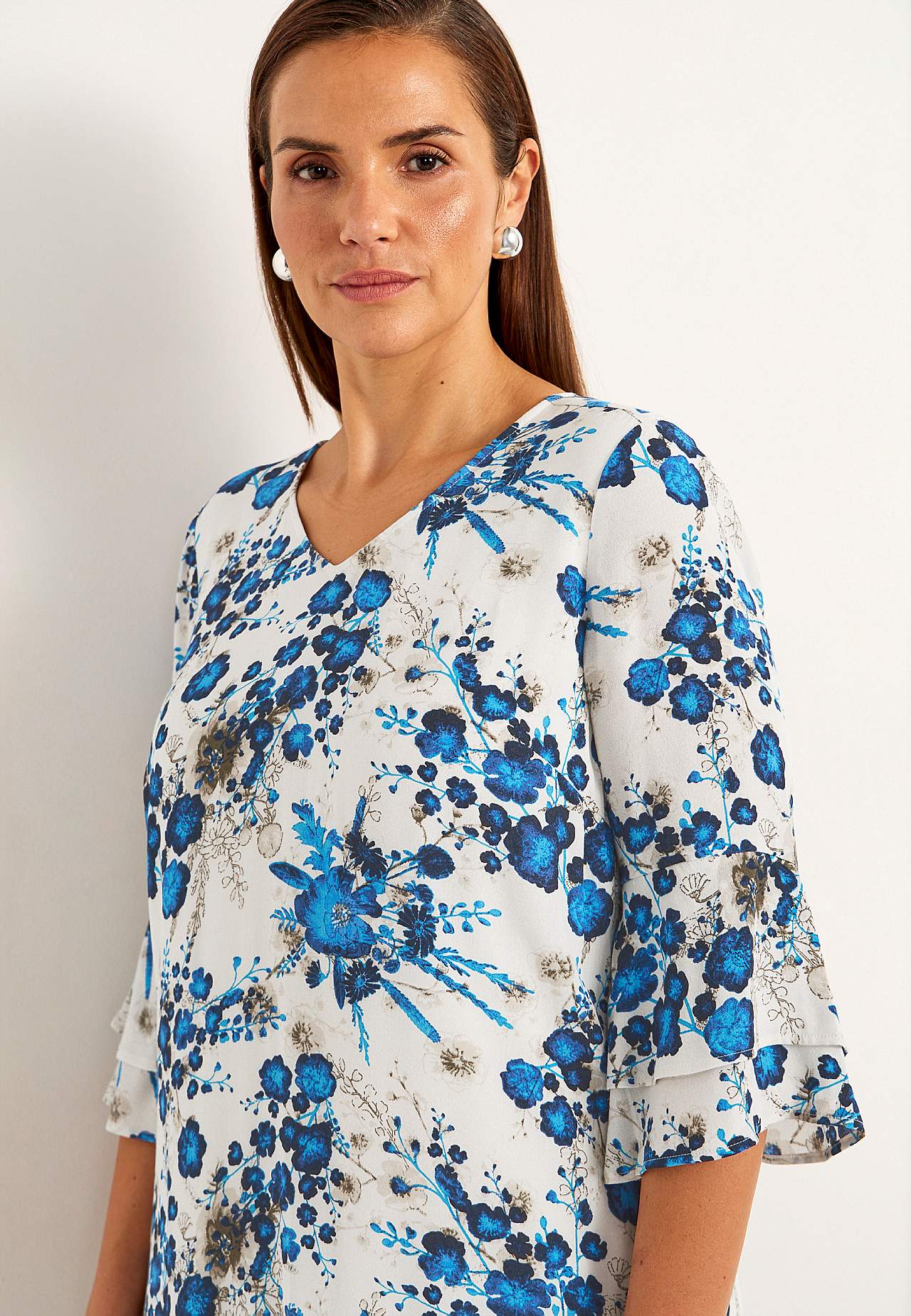 Summery party dress with flounces