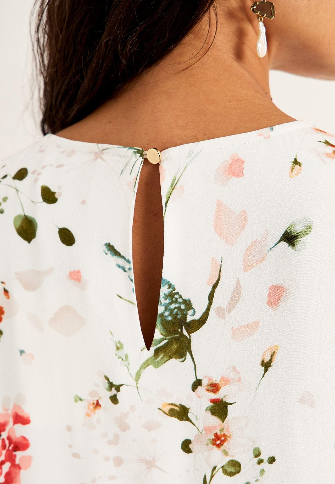 Summery party dress with flounces