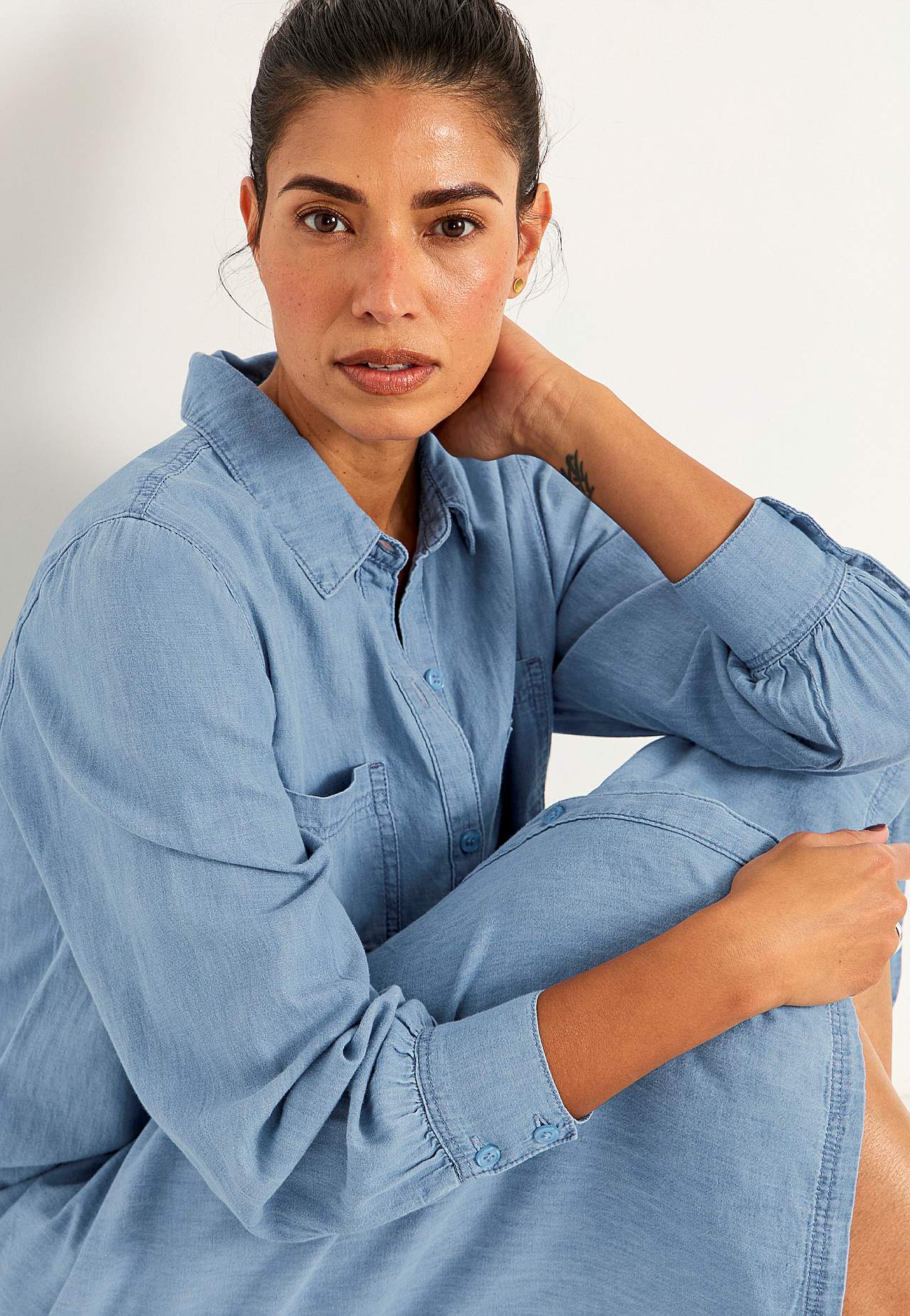 Denim dress with side pockets