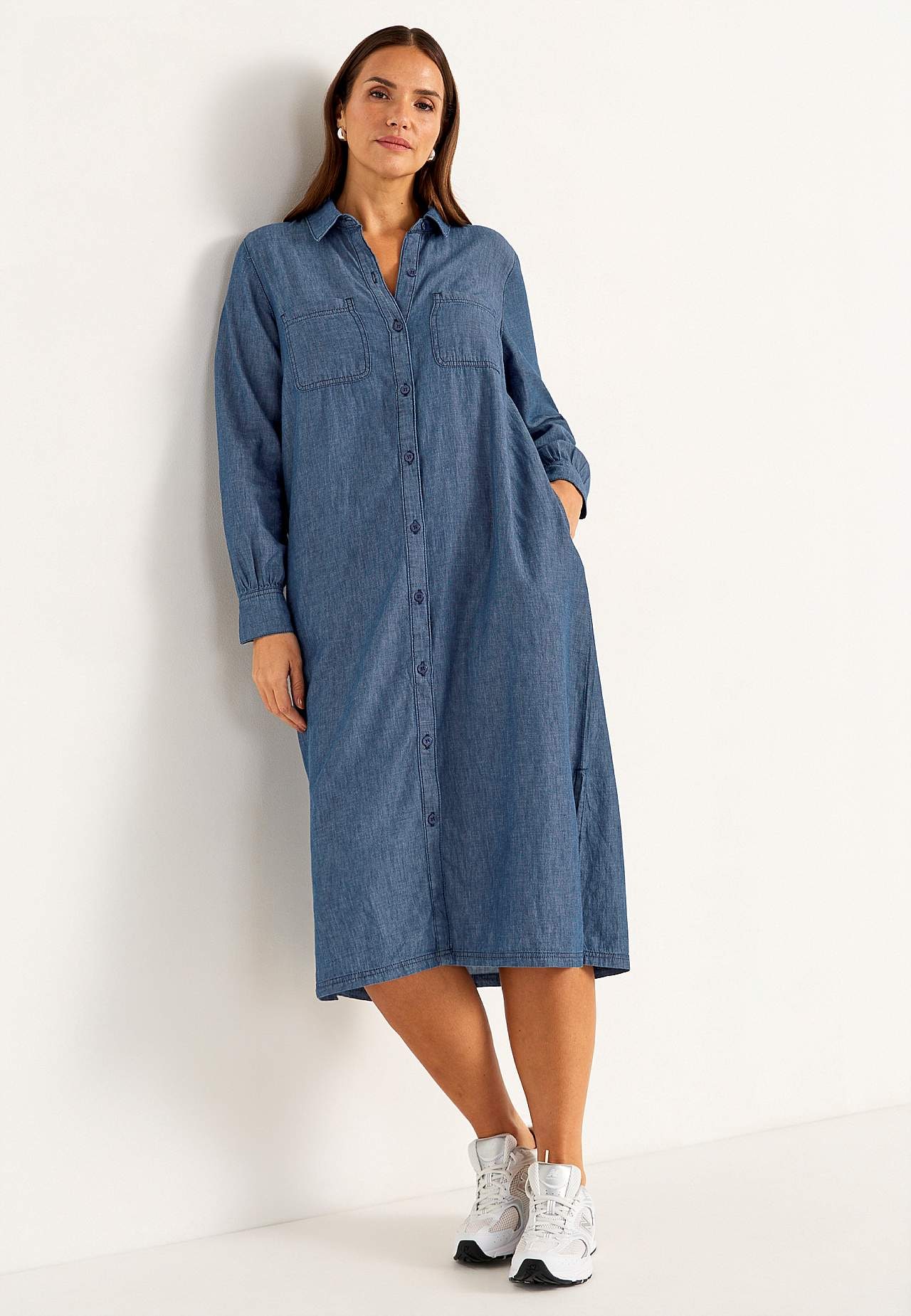 Denim dress with side pockets