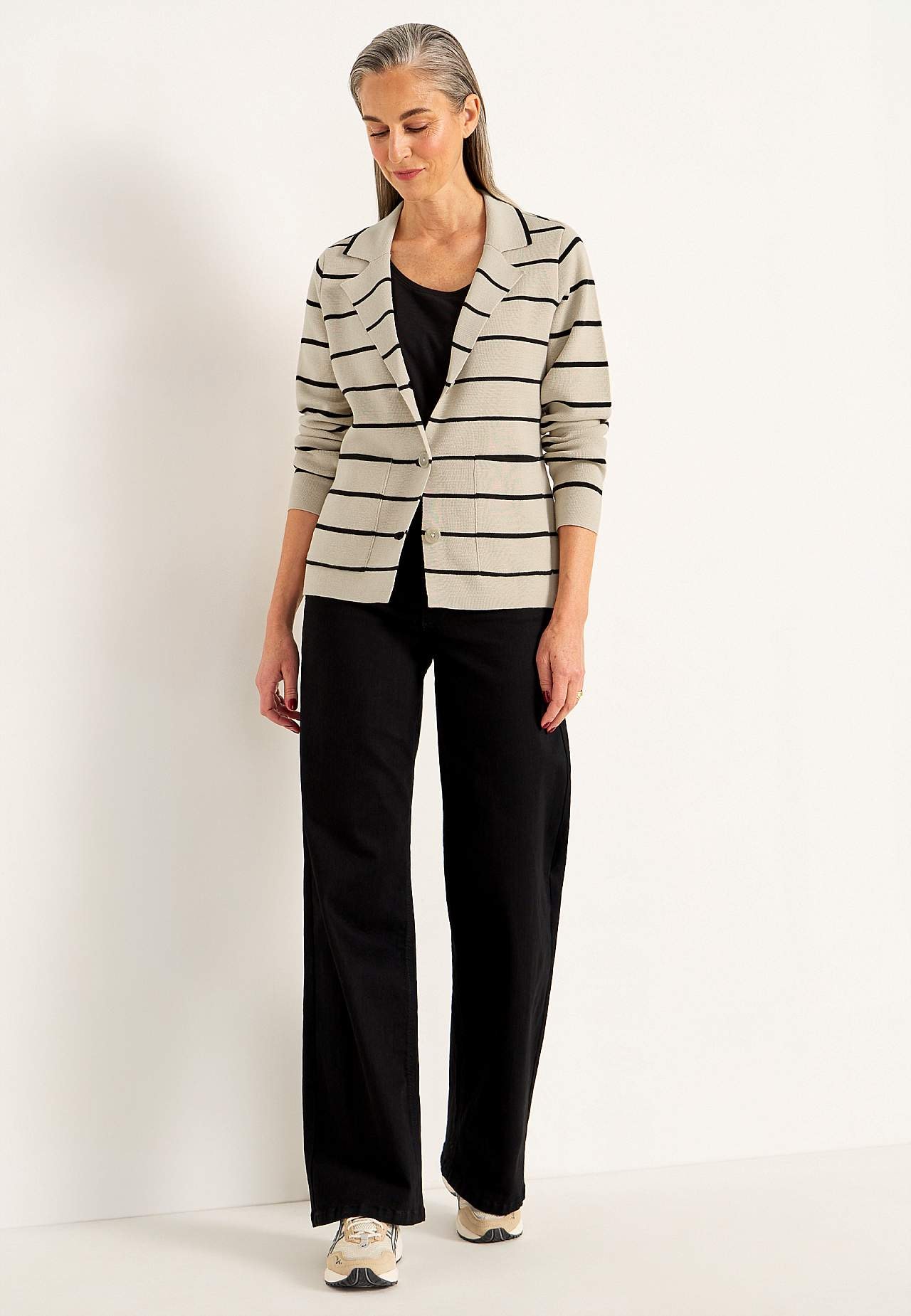 Cardigan with buttons