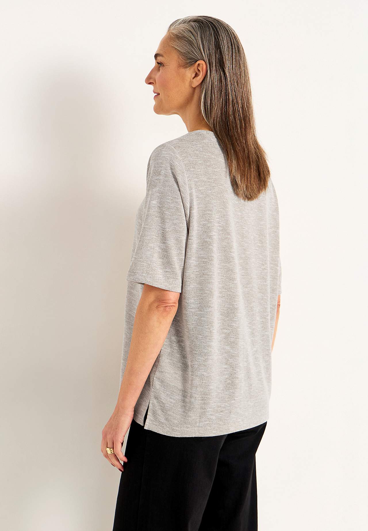 Short-sleeved top