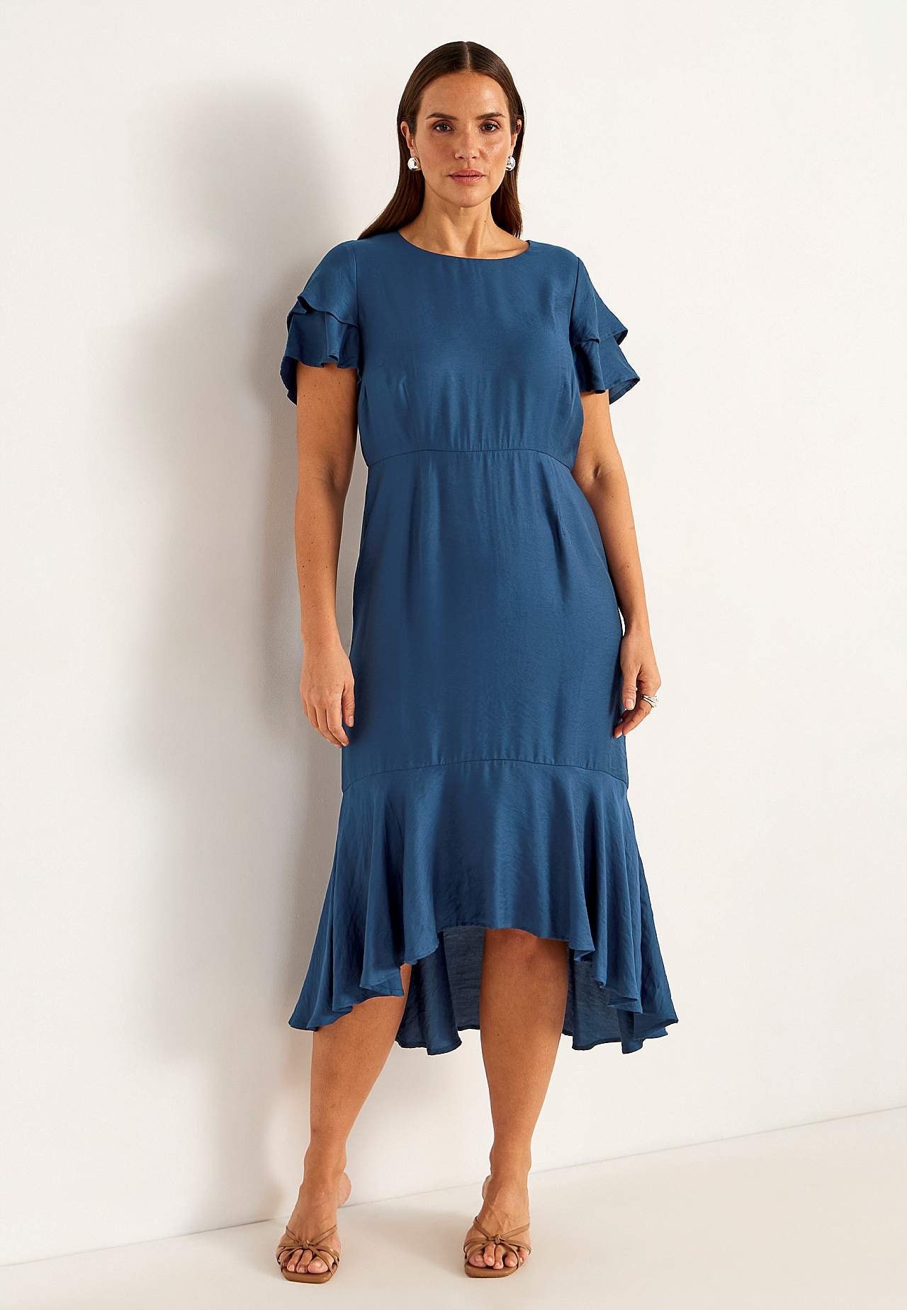 Flounce dress with butterfly sleeves