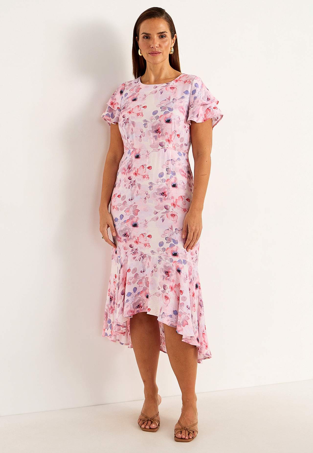 Flounce dress with butterfly sleeves