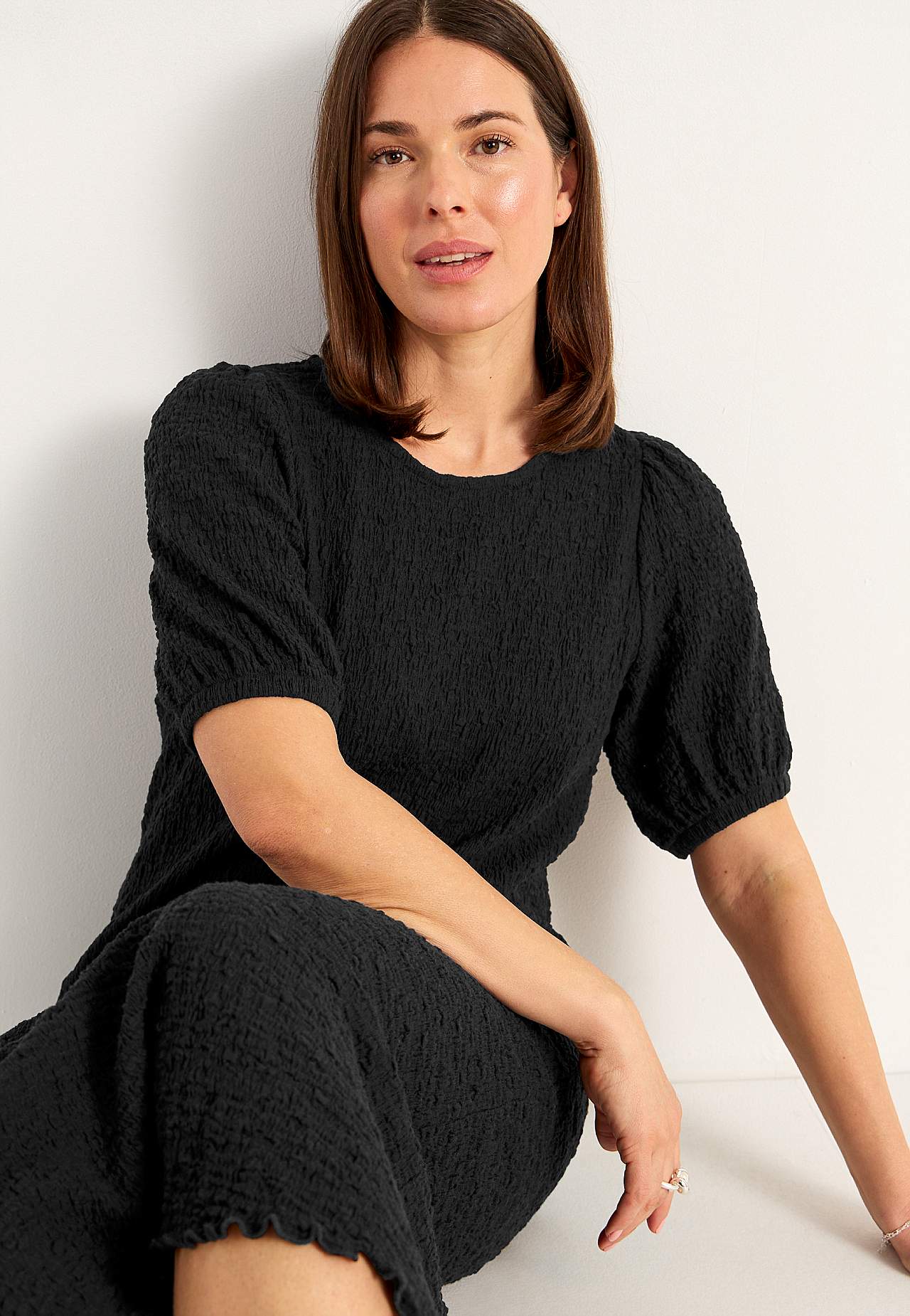 Jersey dress with structure