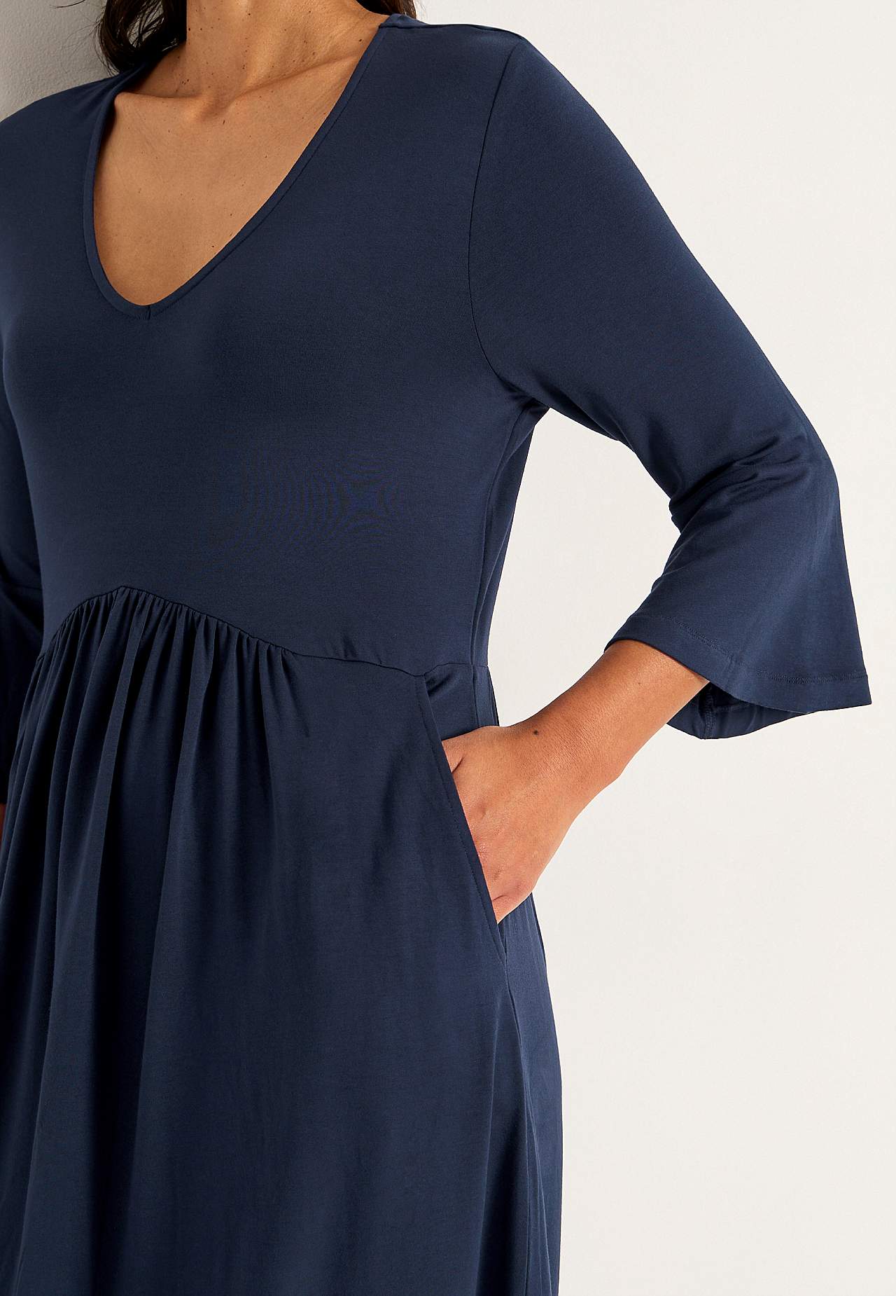 Jersey dress with pockets