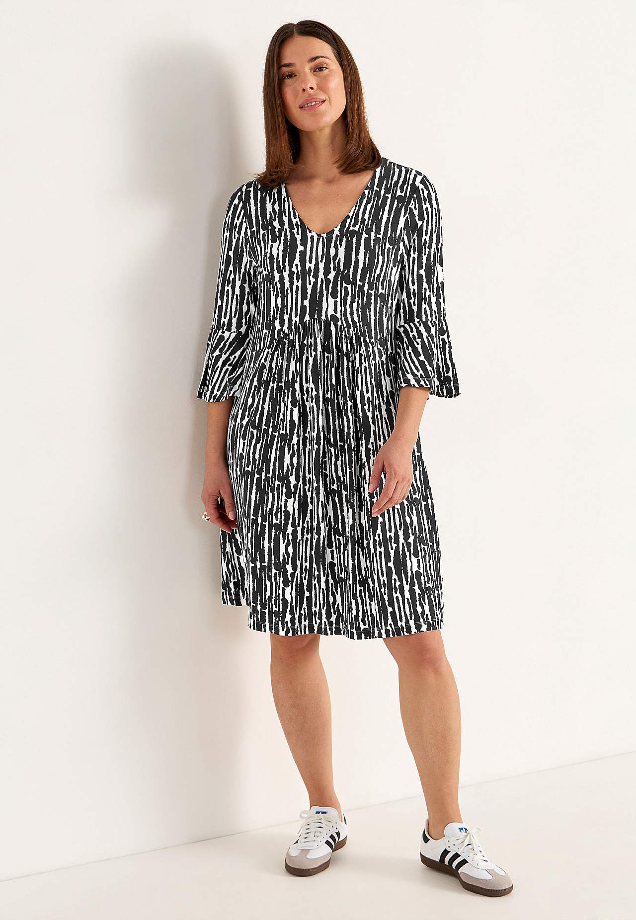 Jersey dress with pockets