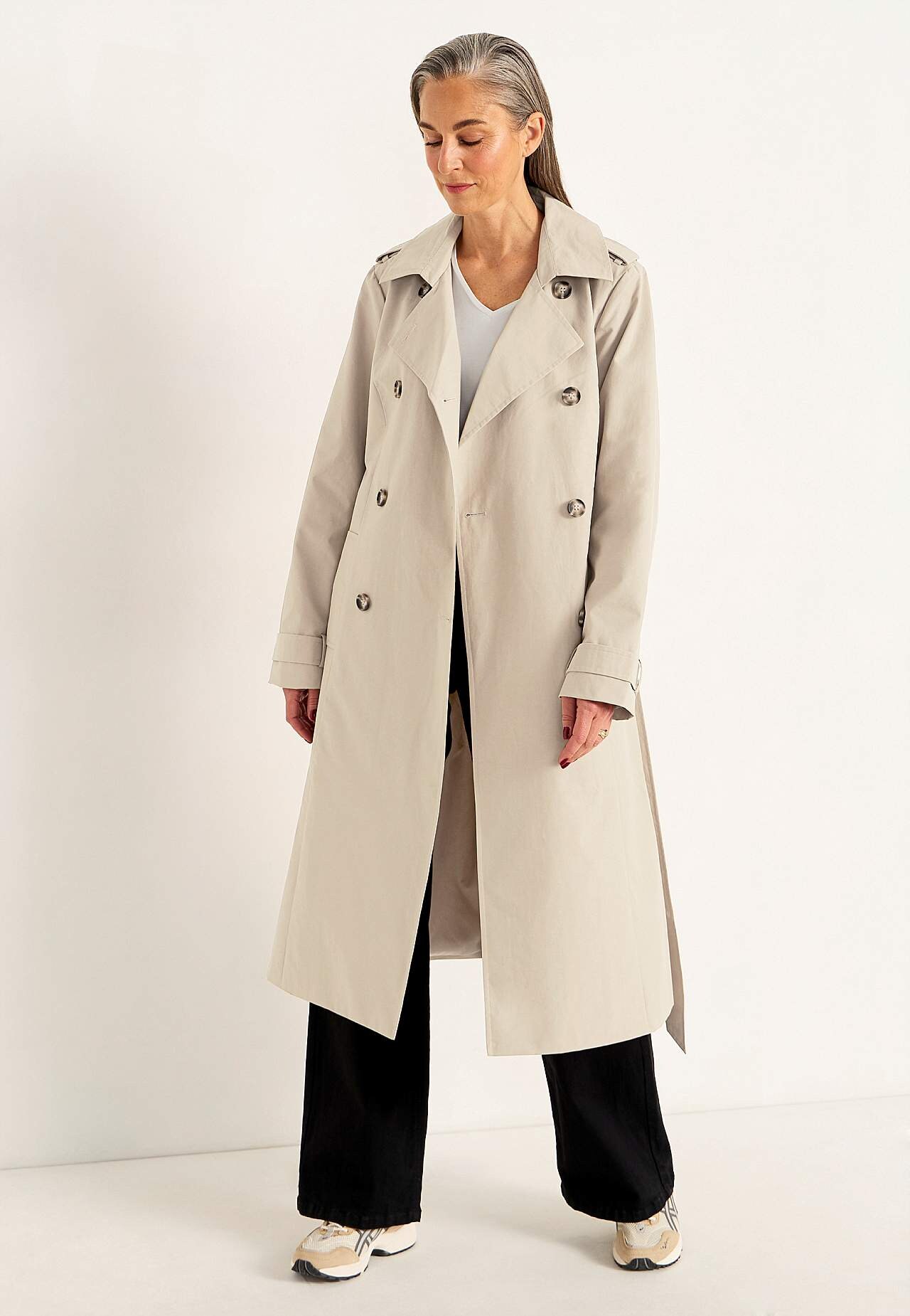 Double-breasted trenchcoat