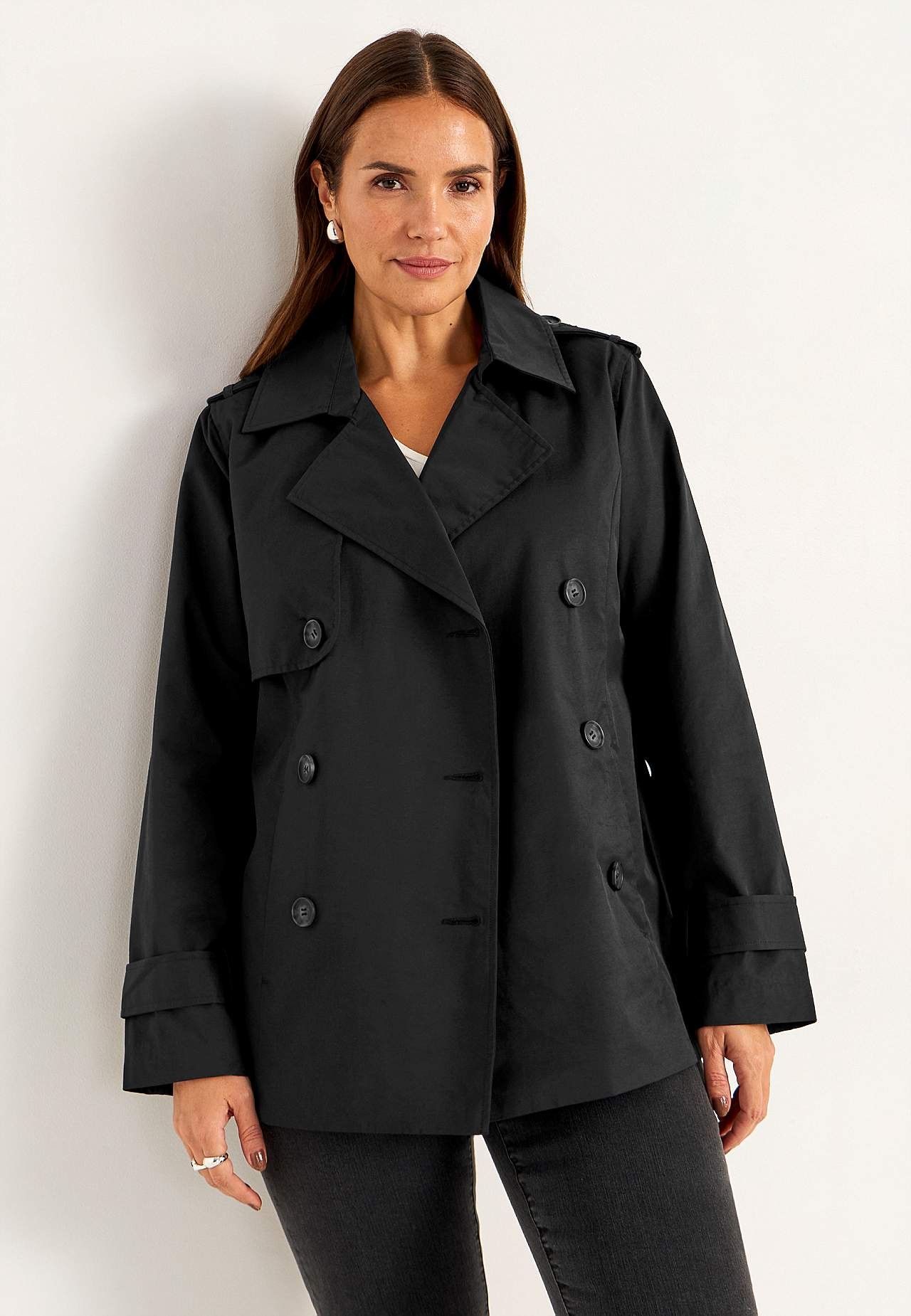 Double-breasted, short trenchcoat
